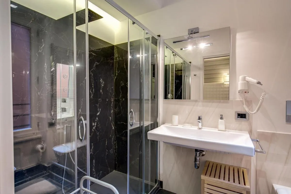 Bathroom in Navona Living Rome