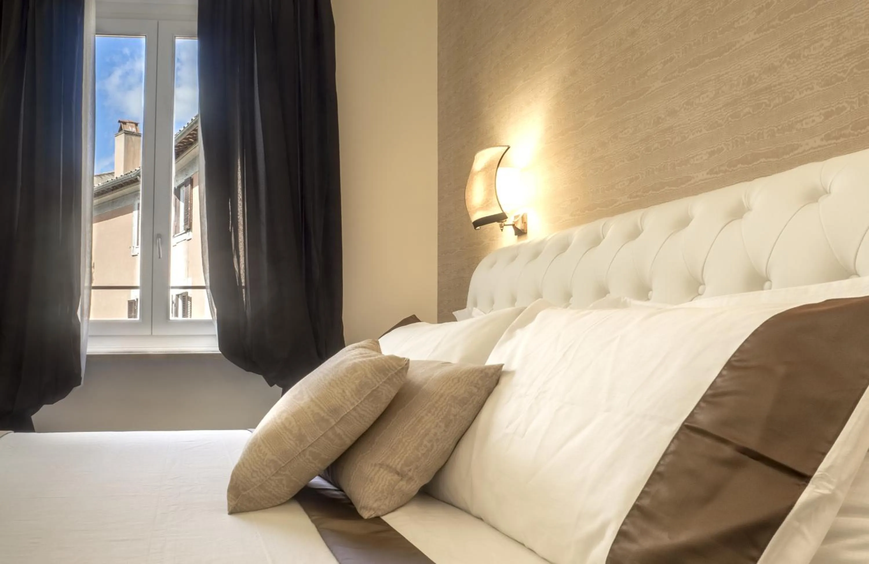 Bedroom, Bed in Navona Living Rome