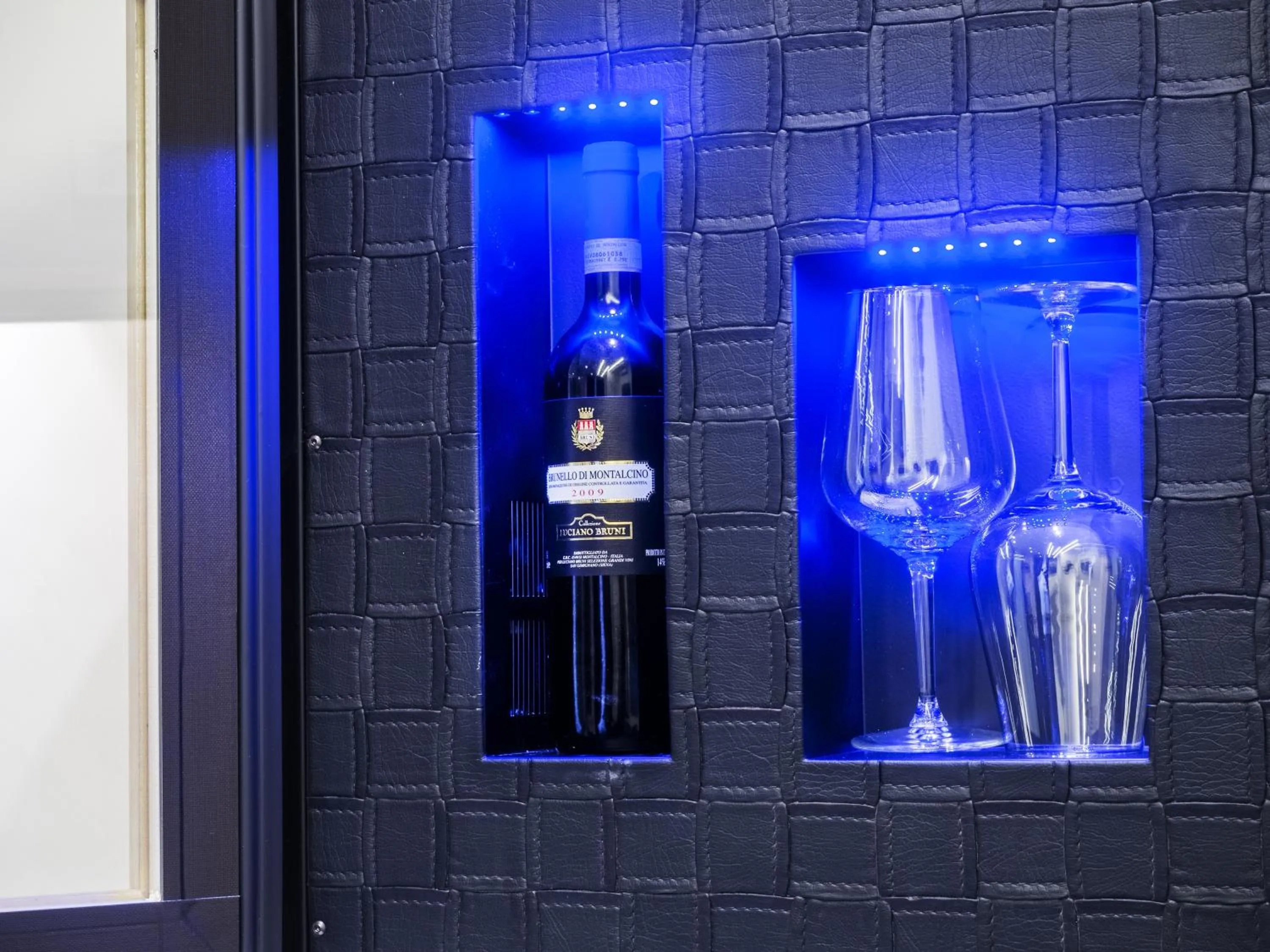 Decorative detail in Navona Living Rome