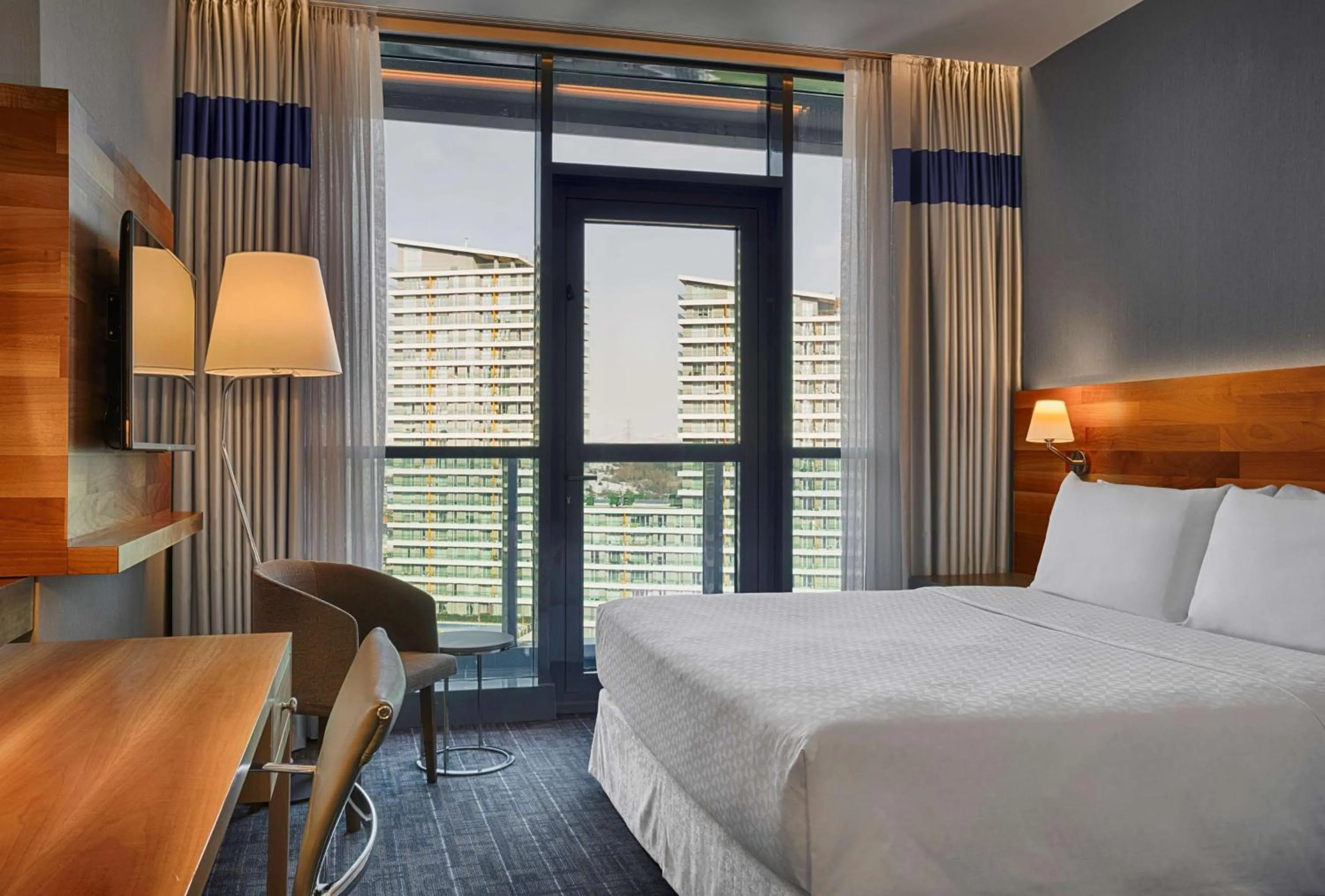 On site, Bed in Four Points by Sheraton Istanbul Batisehir