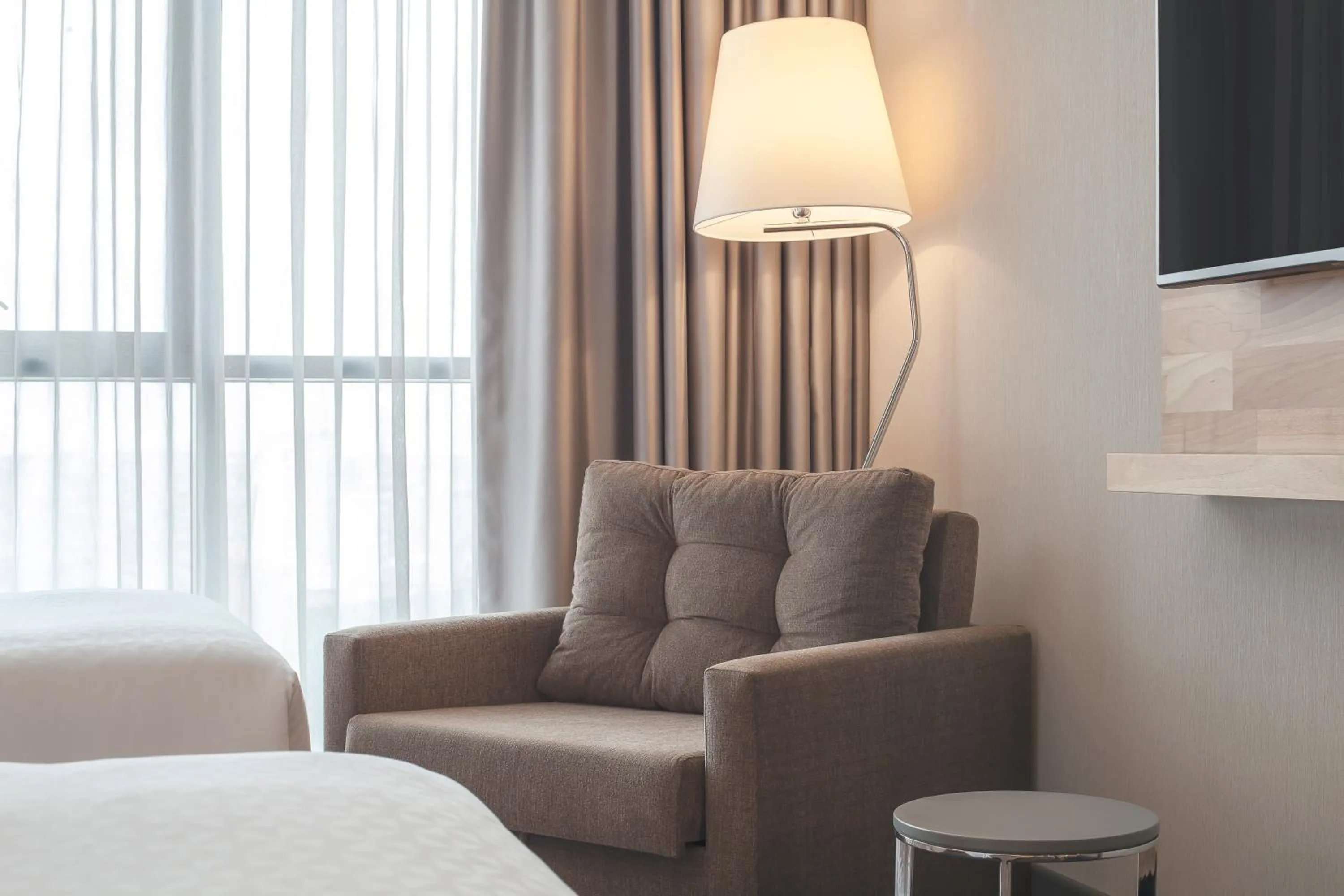 Coffee/tea facilities, Bed in Four Points by Sheraton Istanbul Batisehir