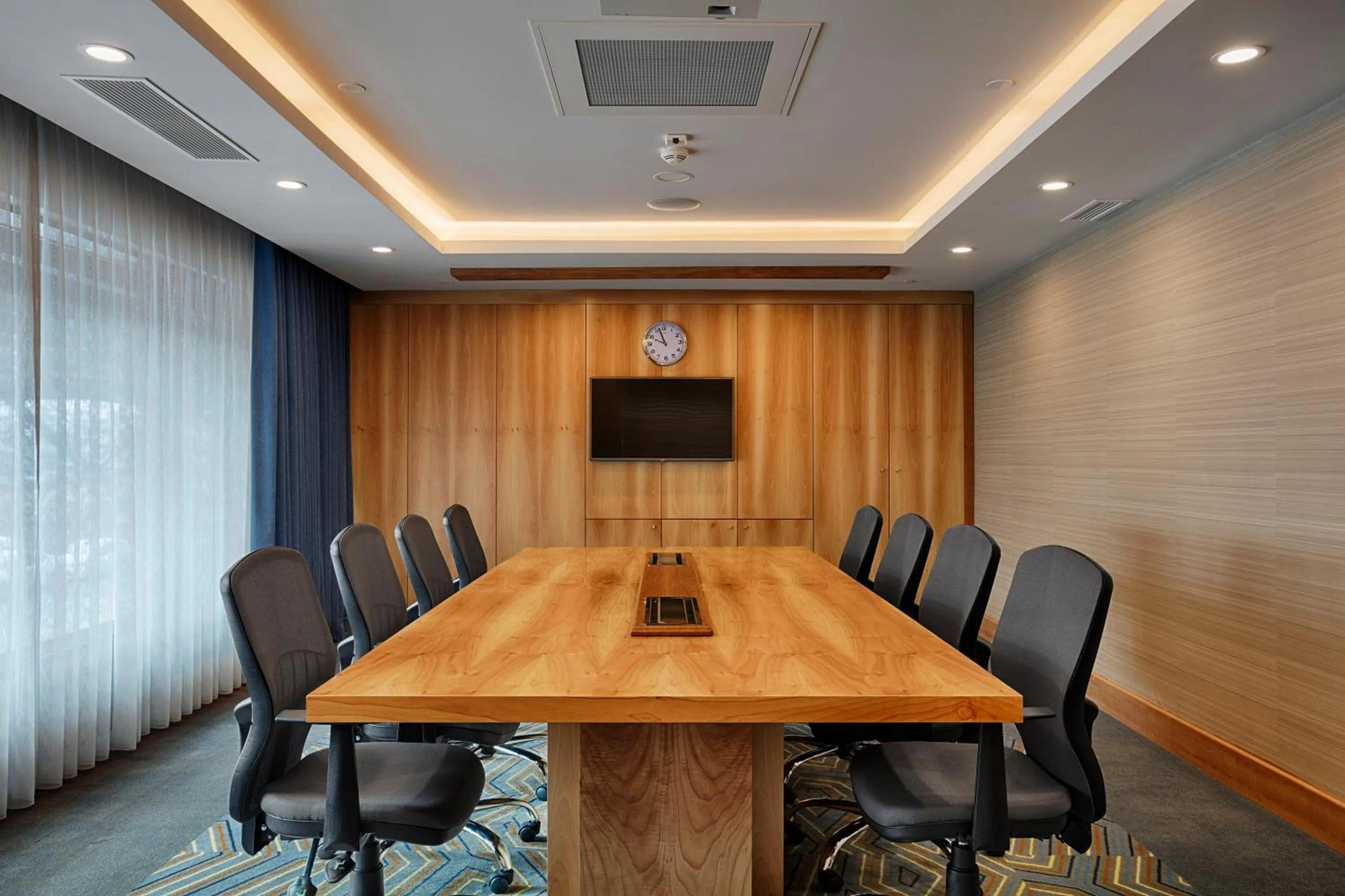 Meeting/conference room in Four Points by Sheraton Istanbul Batisehir