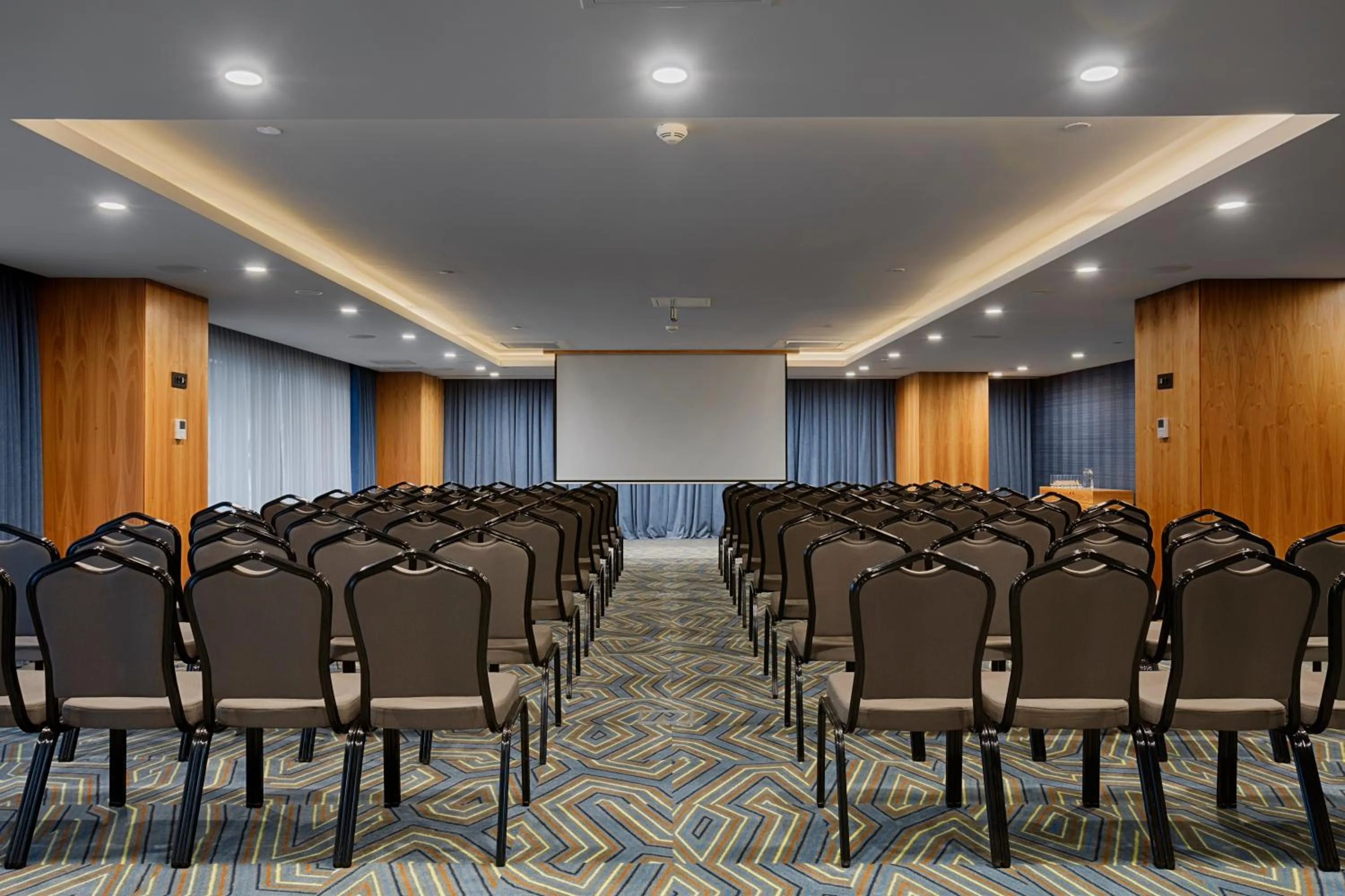 Meeting/conference room in Four Points by Sheraton Istanbul Batisehir