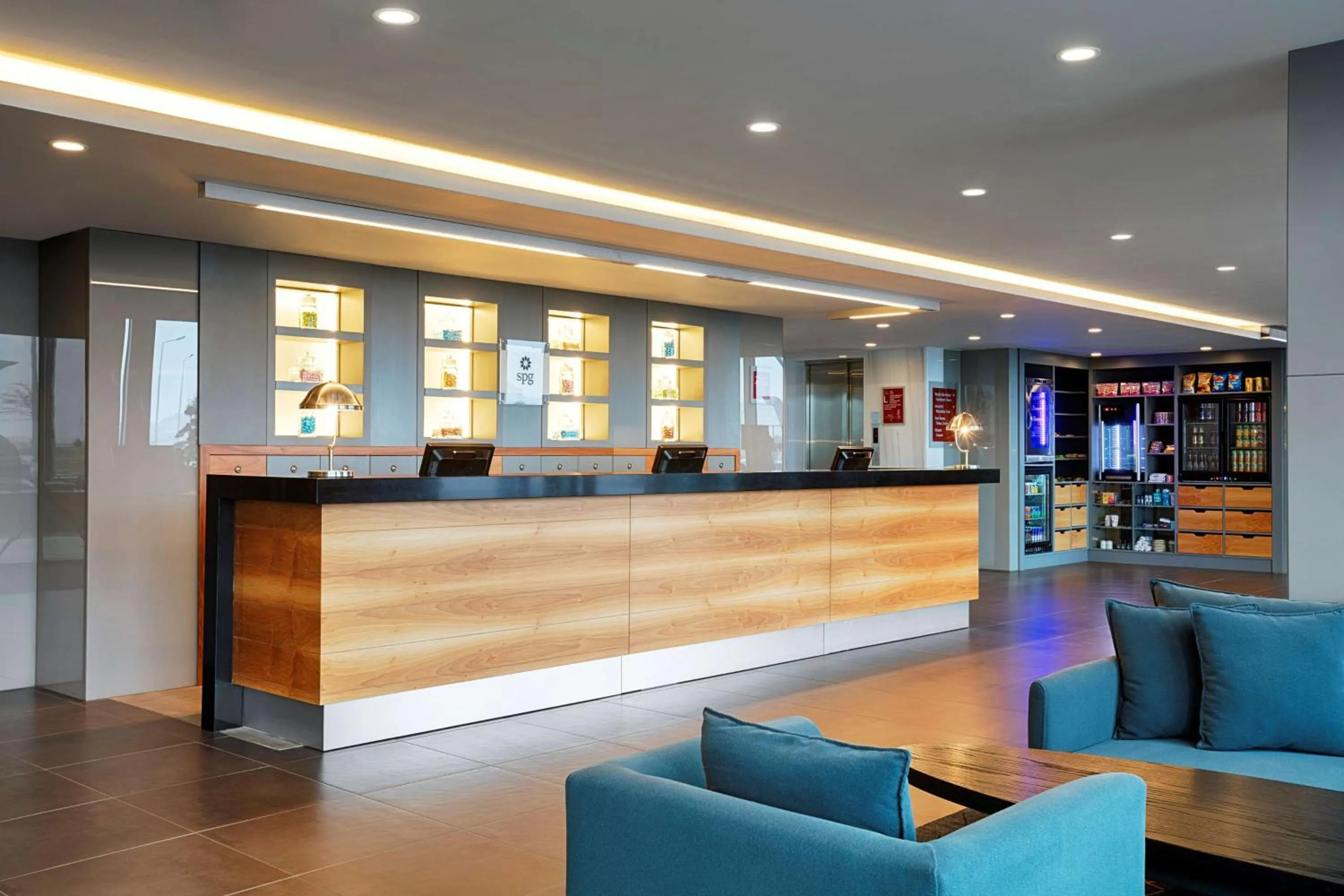 Lobby or reception in Four Points by Sheraton Istanbul Batisehir