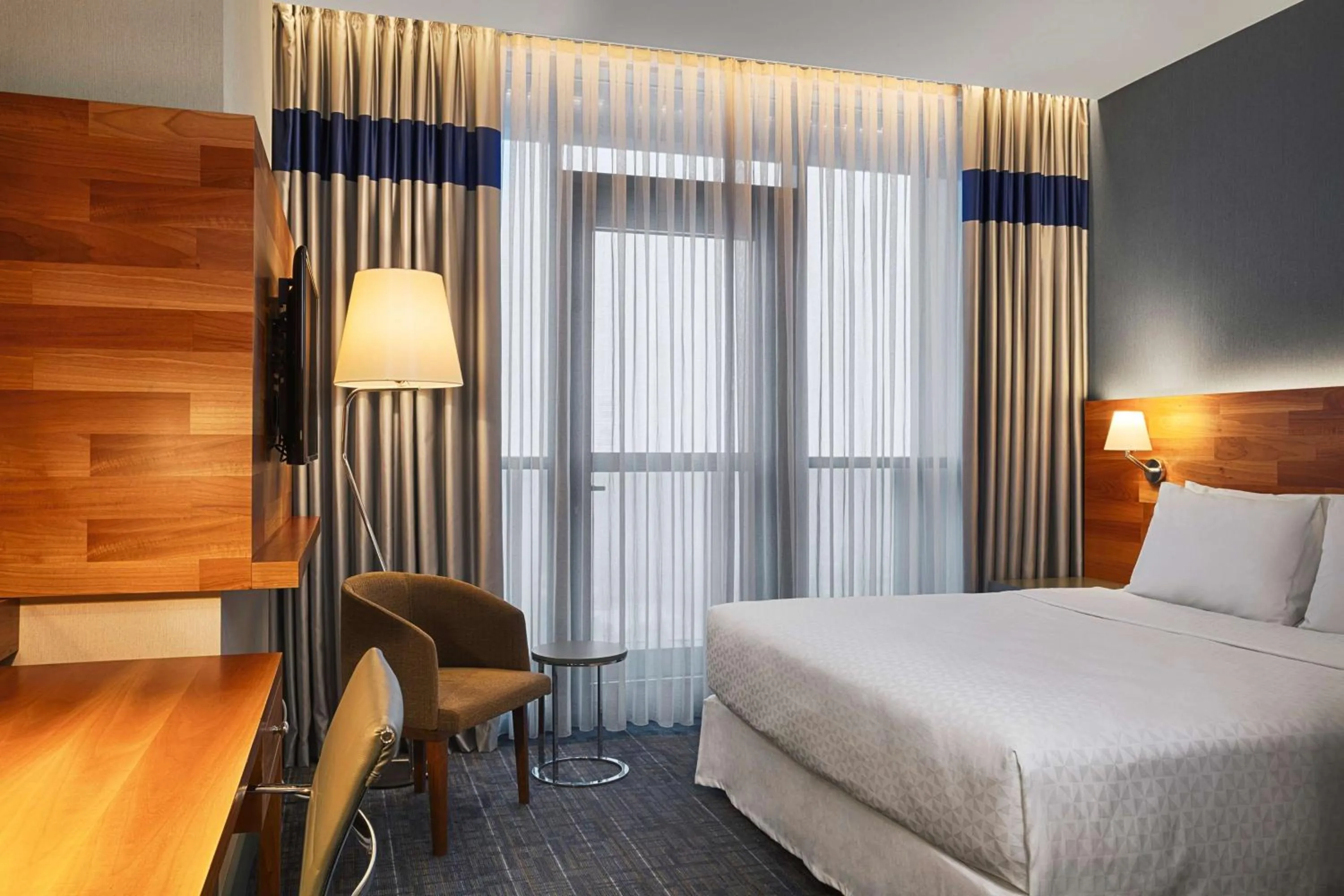 On site, Bed in Four Points by Sheraton Istanbul Batisehir