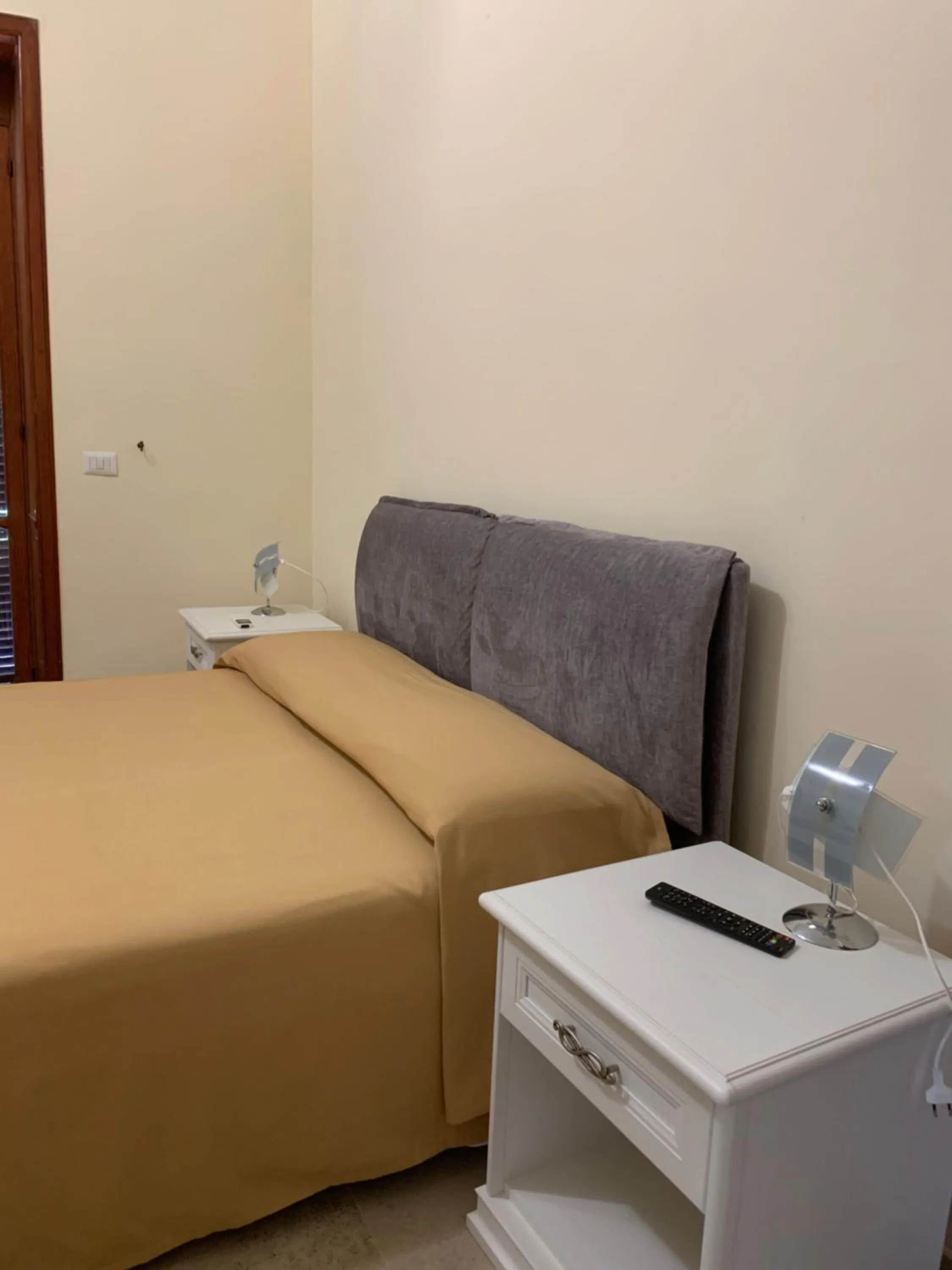 Bedroom, Bed in Caputaquis