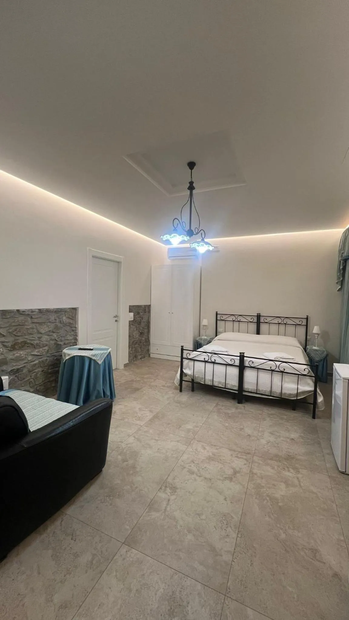 Bedroom, Bed in Caputaquis