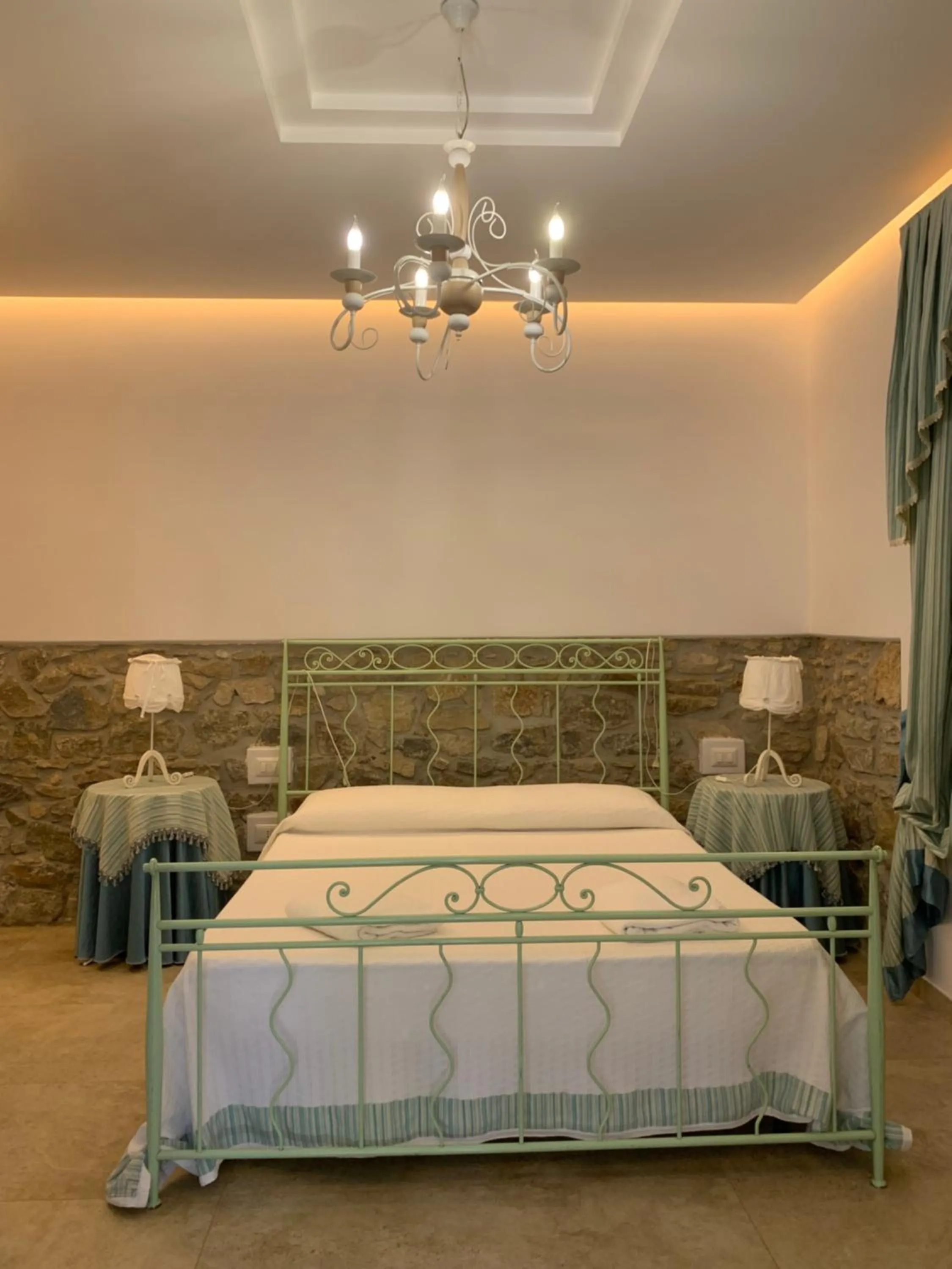 Bedroom, Bed in Caputaquis