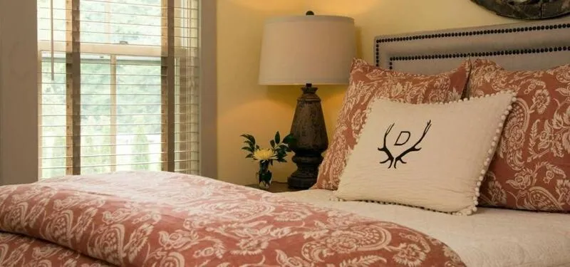 Bed in Deer Brook Inn