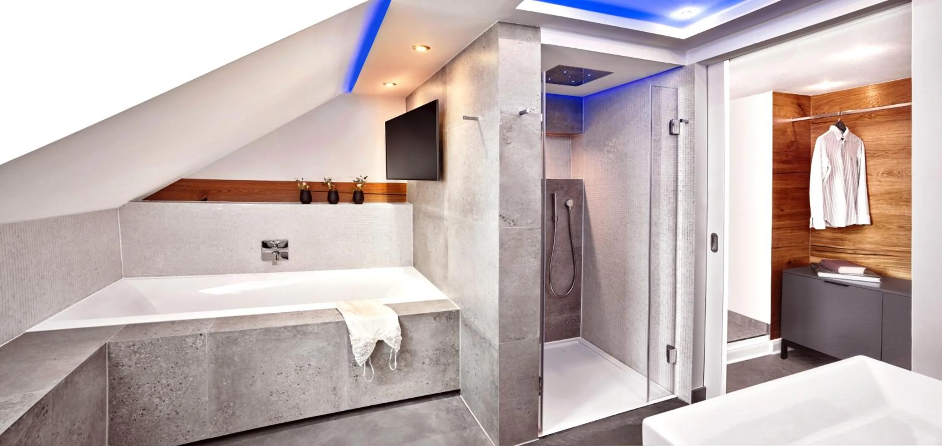 Shower in Boutique Suites and Residences Heidelberg- Alte Zigarrenmanufaktur