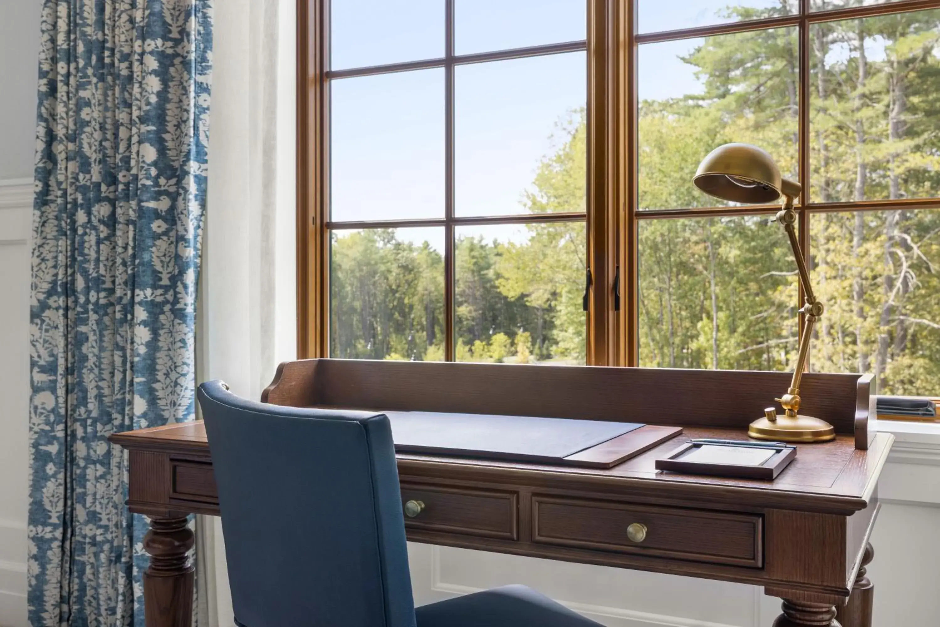 King Room in The Lake Estate on Winnisquam King Room in The Lake Estate on Winnisquam