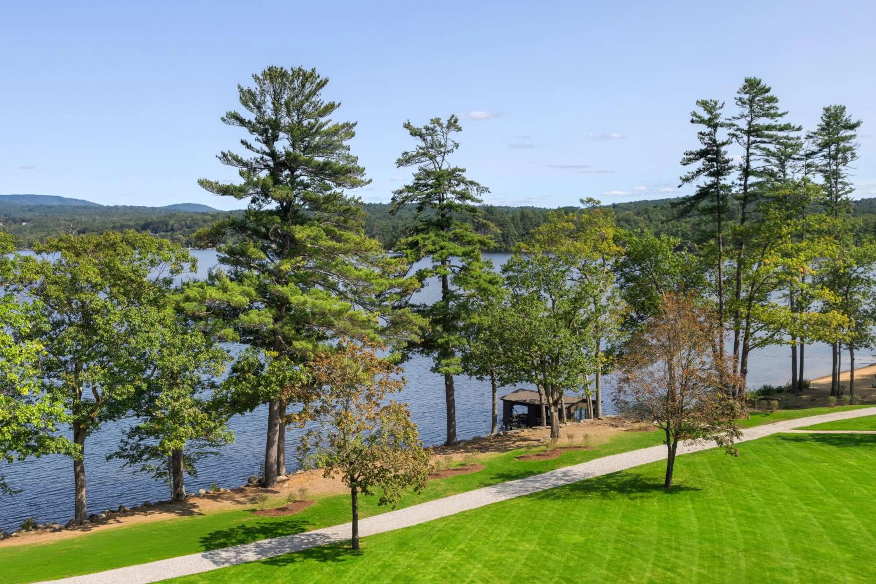 Deluxe King Room in The Lake Estate on Winnisquam