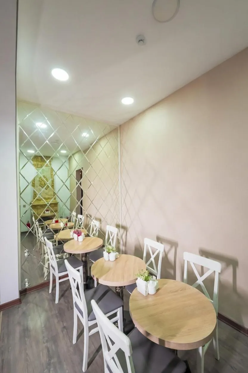 Restaurant/places to eat in Nizami Boutique Hotel