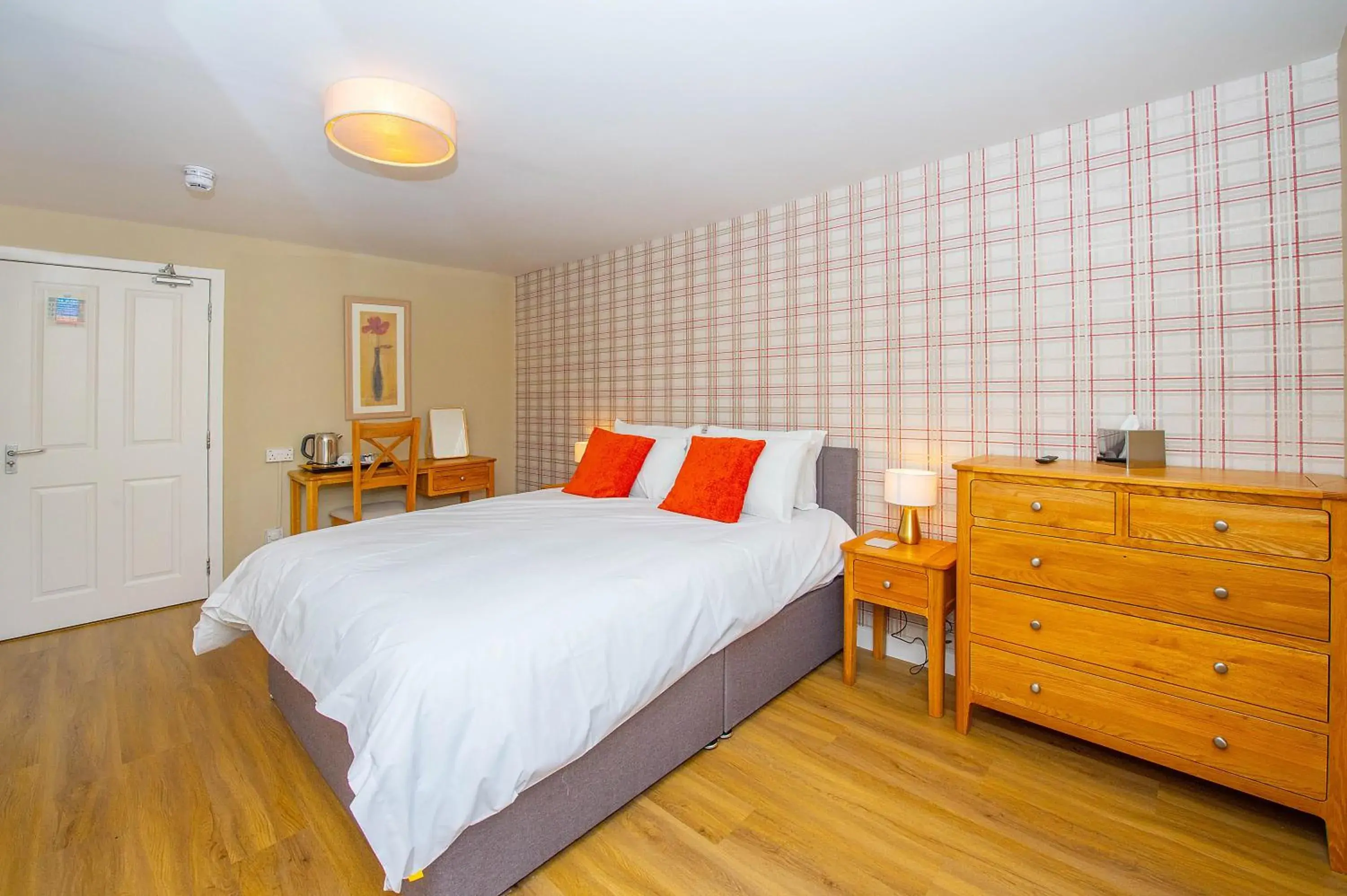 Standard Double Room with Garden View in The Clachan Hotel, Lochearnhead Standard Double Room with Garden View in The Clachan Hotel, Lochearnhead