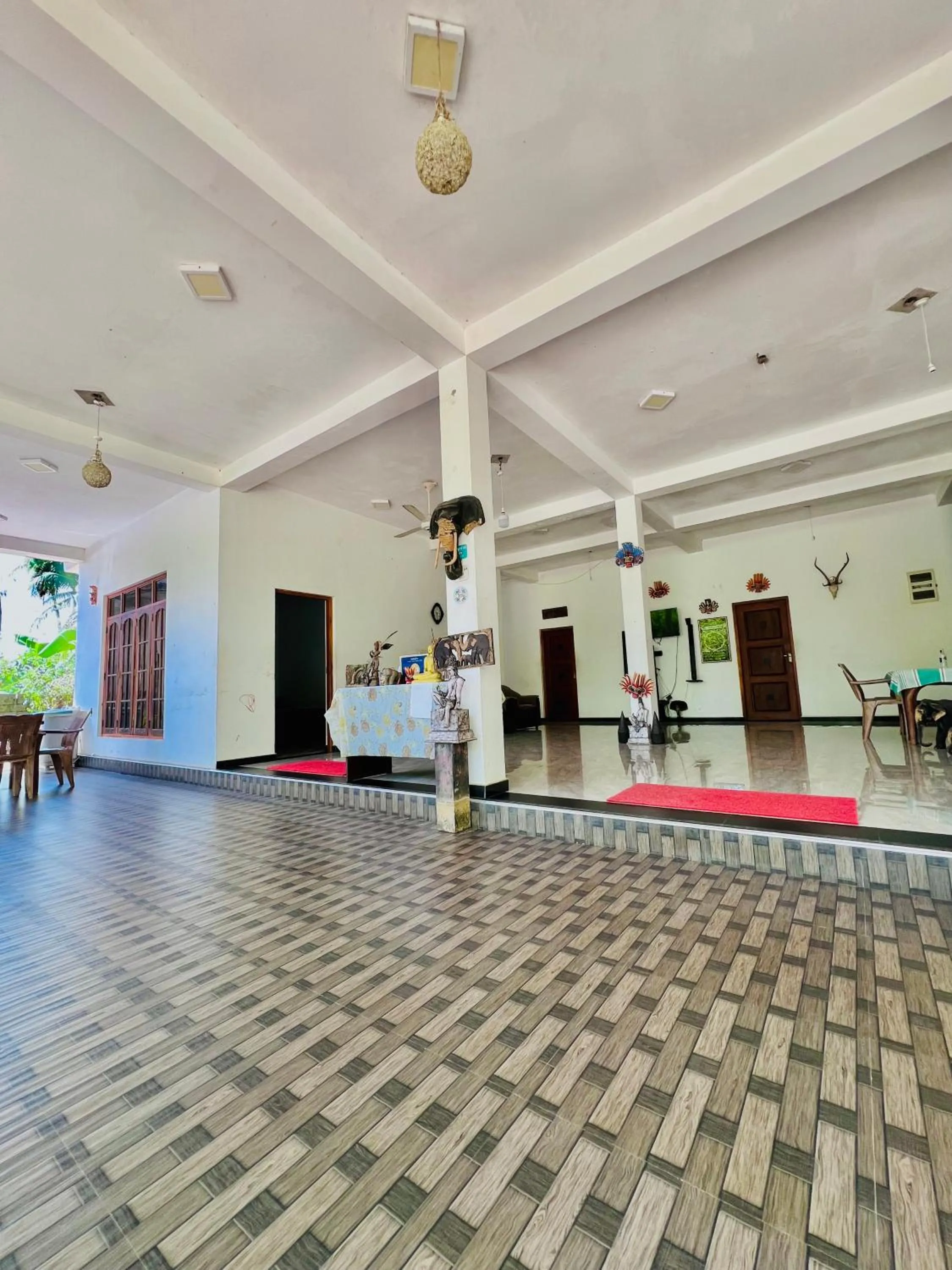 Restaurant/places to eat in Monkey Garden Hotel