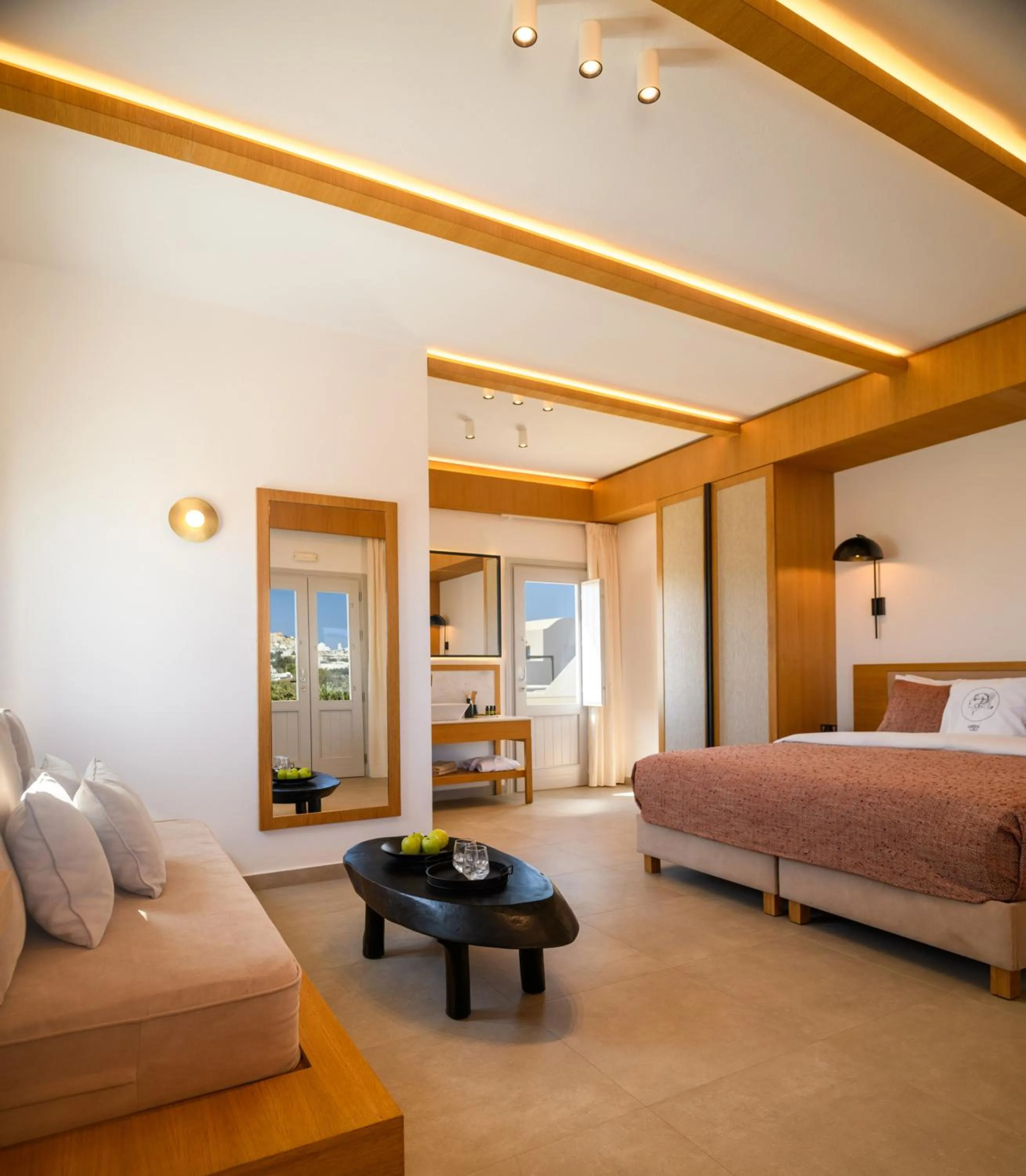 Photo of the whole room, Bed in Safrani Suites