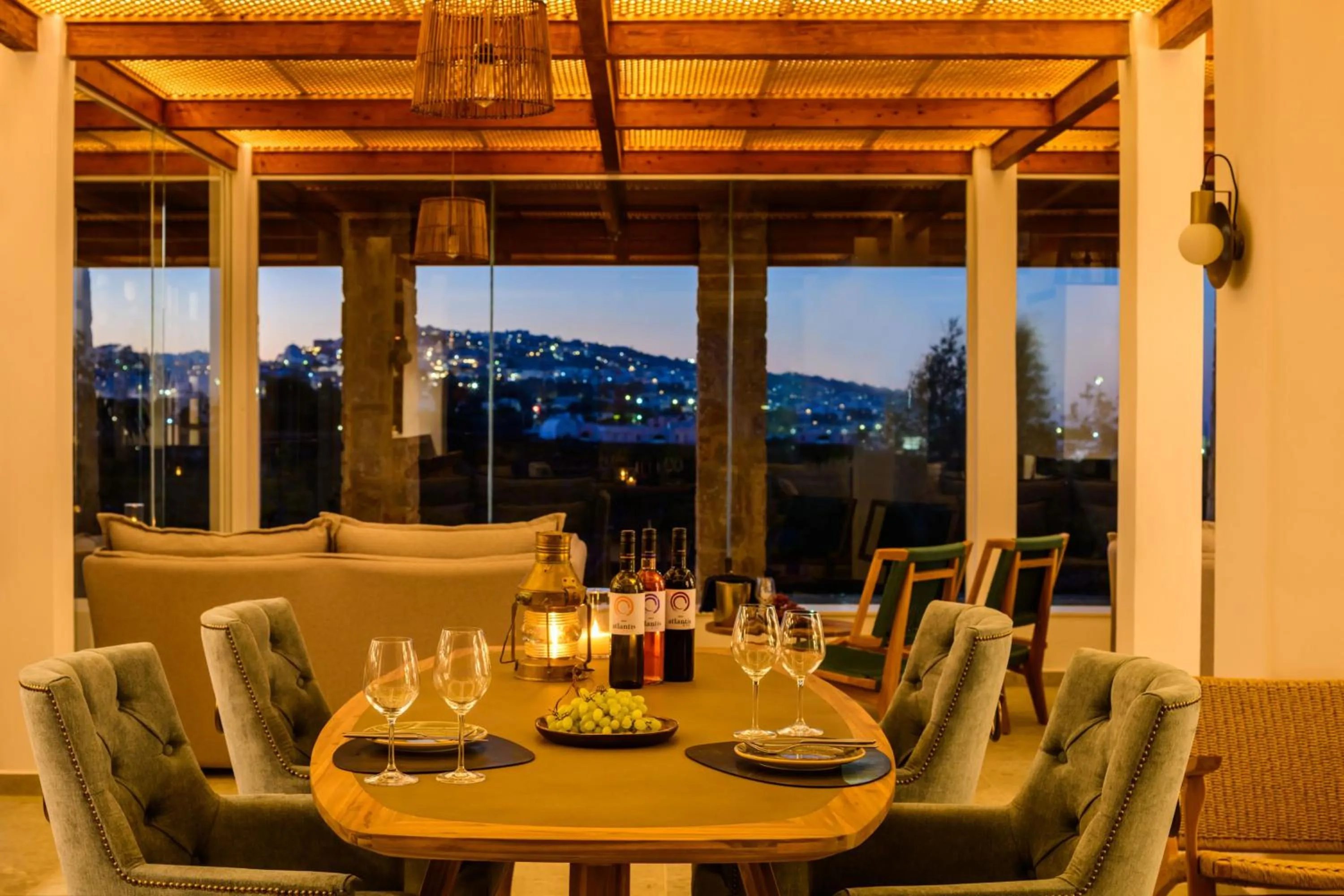 Restaurant/places to eat in Safrani Suites