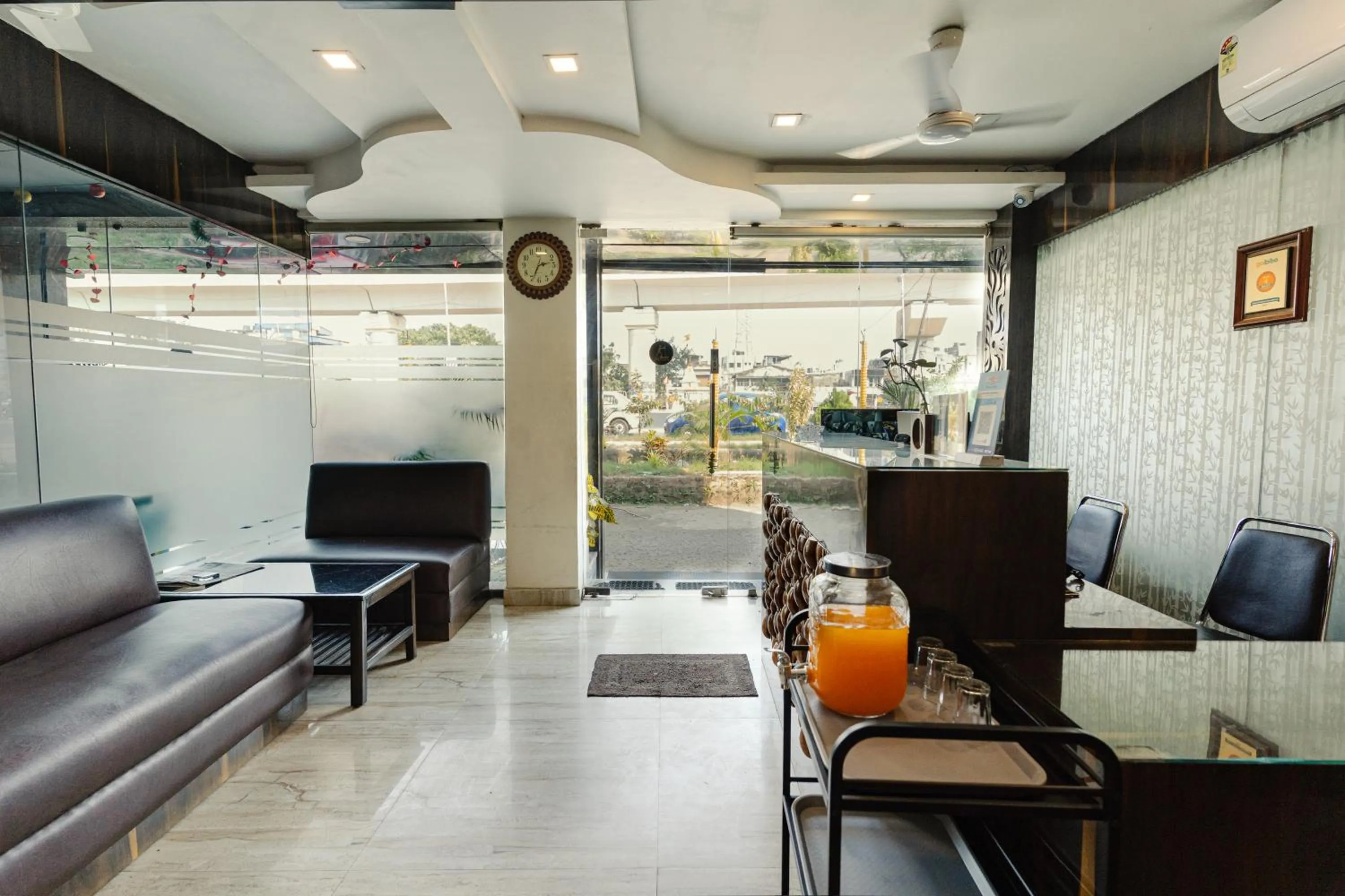 Hotel Sheldon International Near Science City