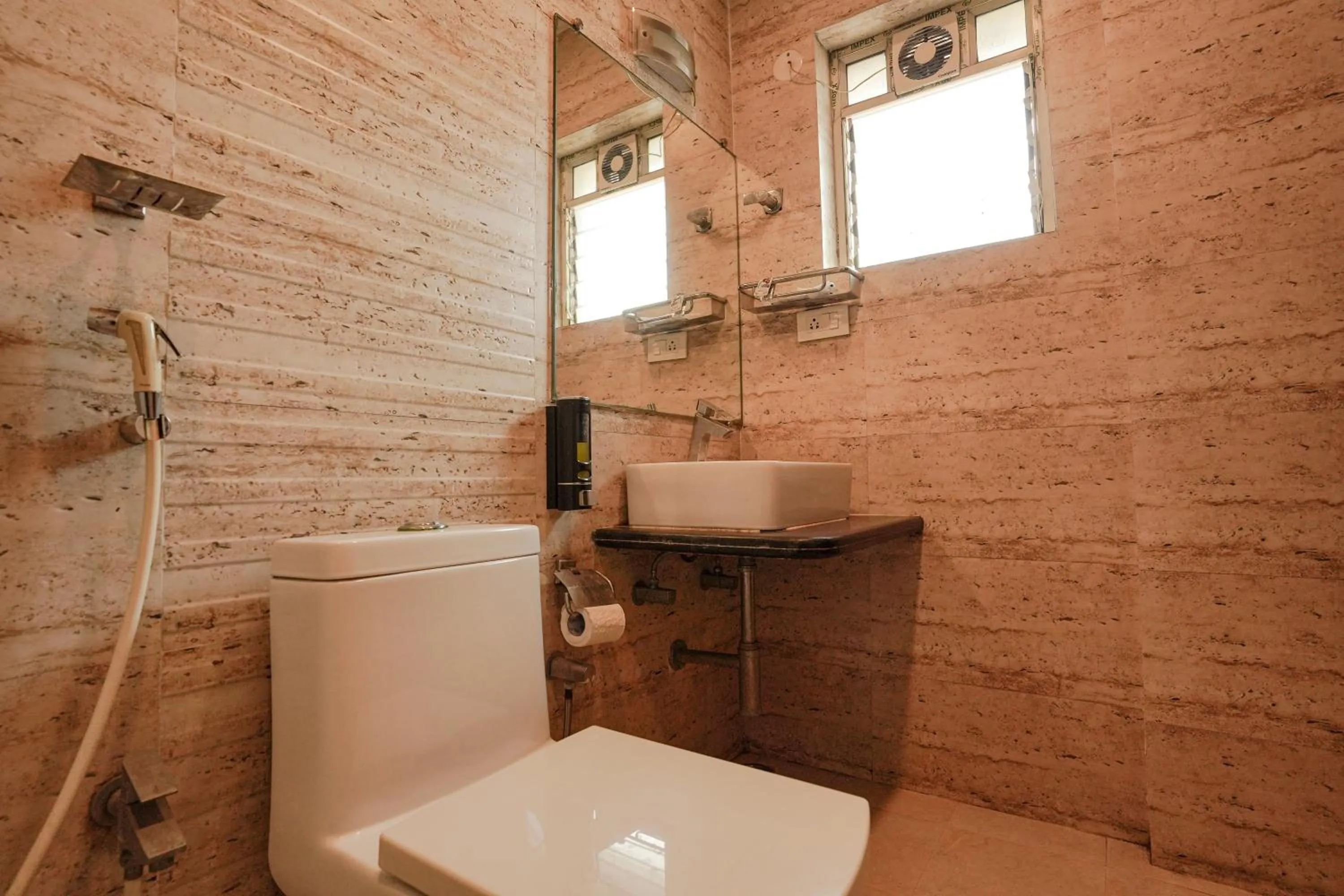 Hotel Sheldon International Near Science City