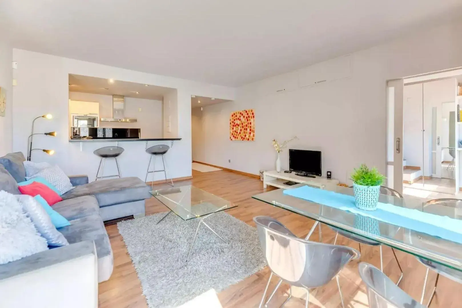 Chic Designer Apartment Chic Designer Apartment