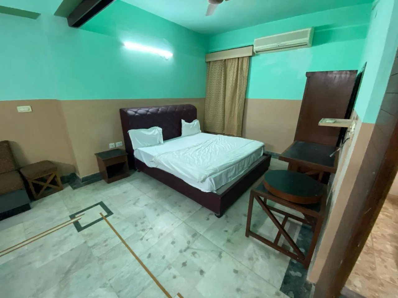 Hotel Blue Bird