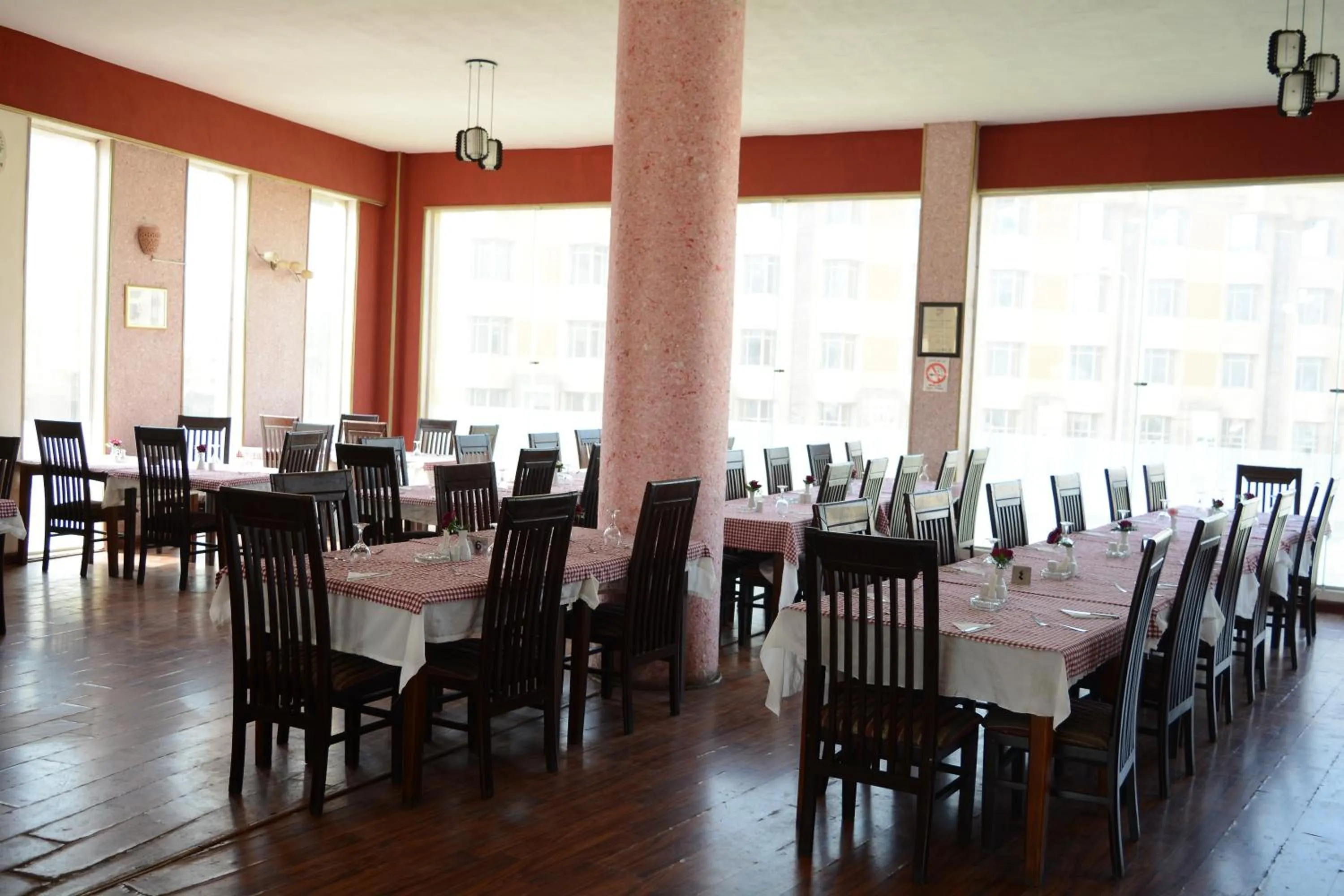 Restaurant/places to eat in Jewel Glorious Hotel