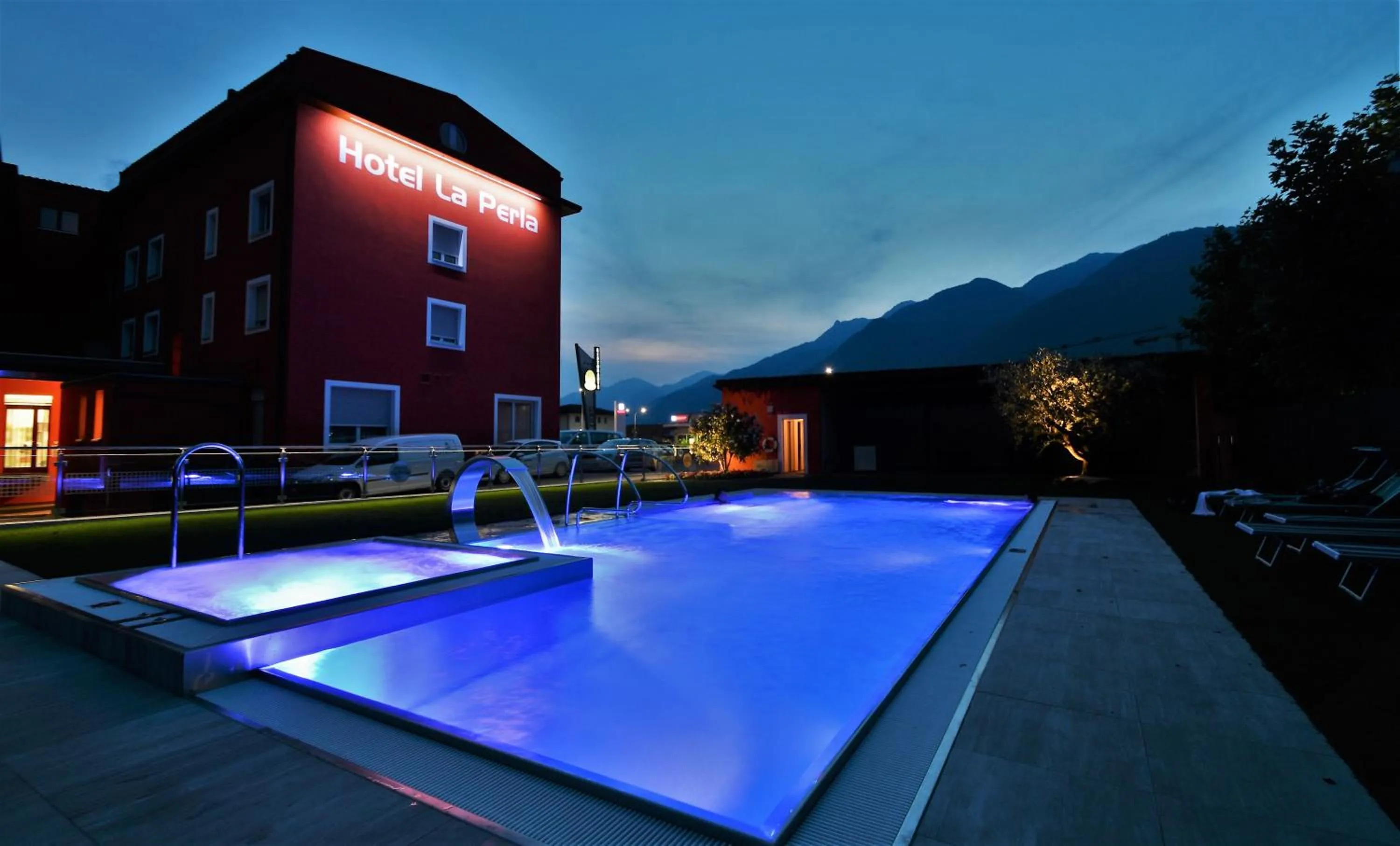Swimming pool in Hotel La Perla