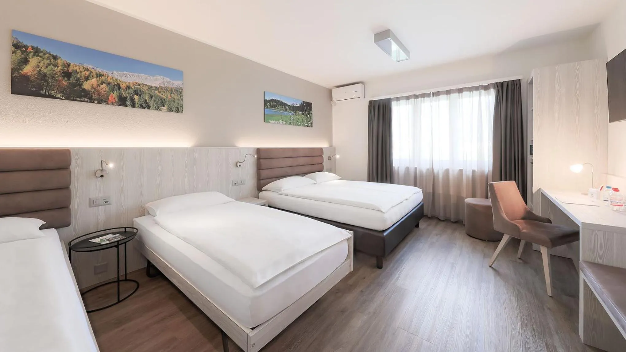 Bed in Hotel La Perla