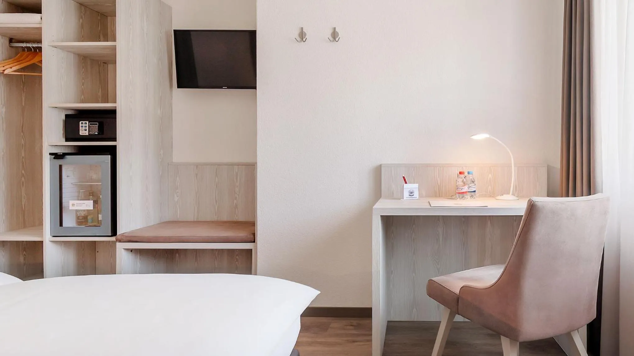 Bedroom in Hotel La Perla