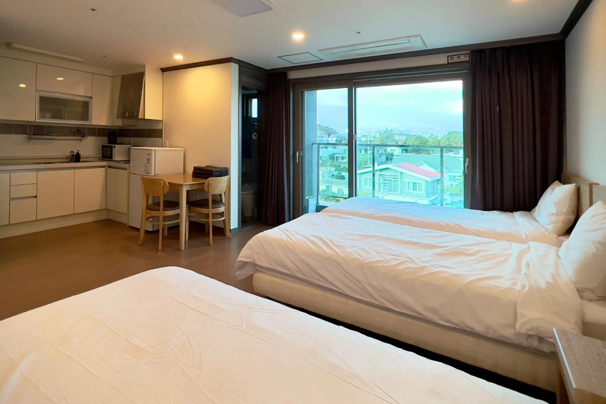 Large Double Room in The Blue Jeju
