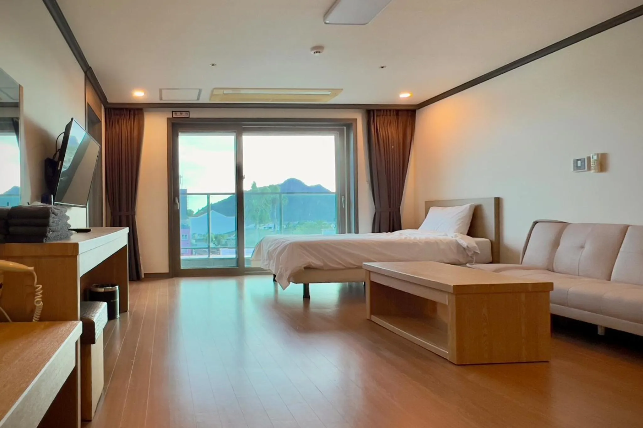 Twin Room in The Blue Jeju