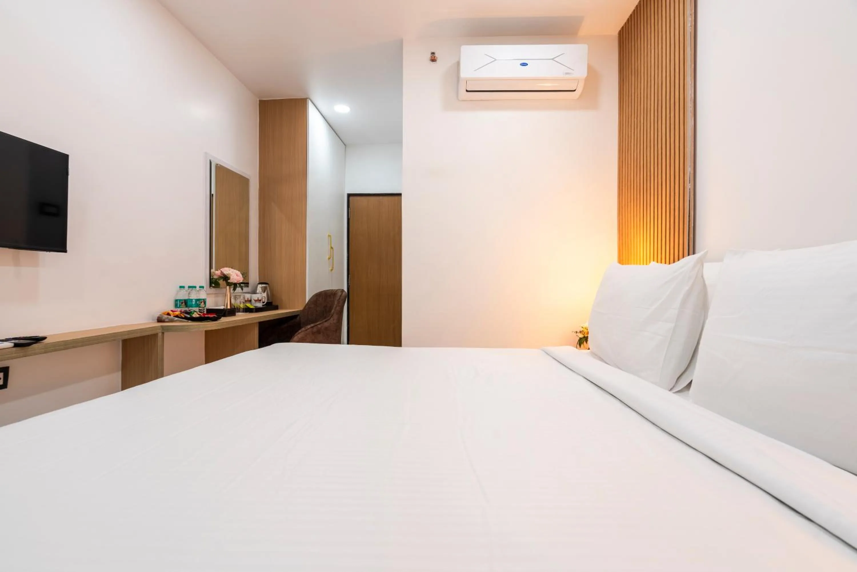 Bedroom, Bed in Rcc Hotels Gachibowli