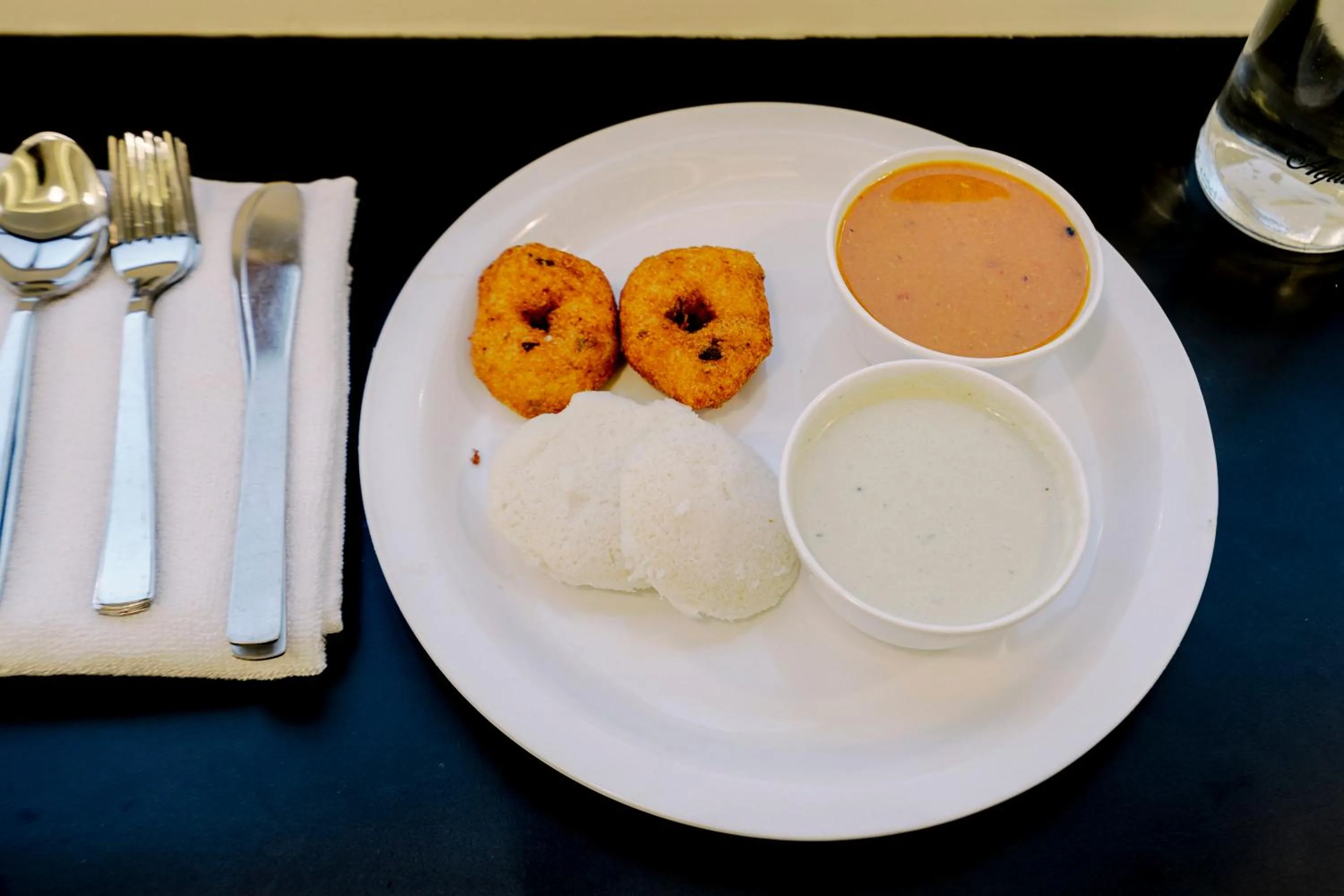 Restaurant/places to eat in Rcc Hotels Gachibowli