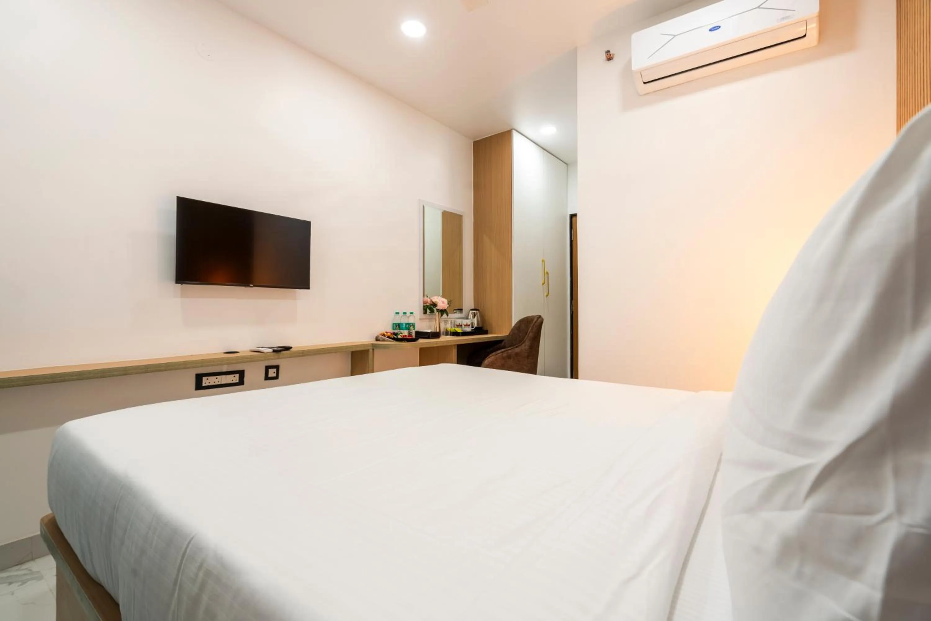 Bed in Rcc Hotels Gachibowli
