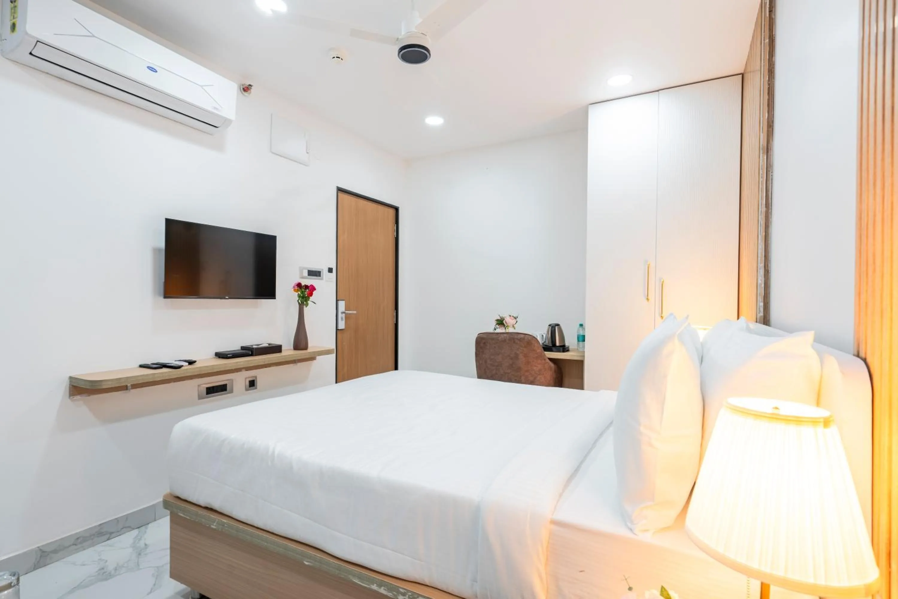 Bed in Rcc Hotels Gachibowli