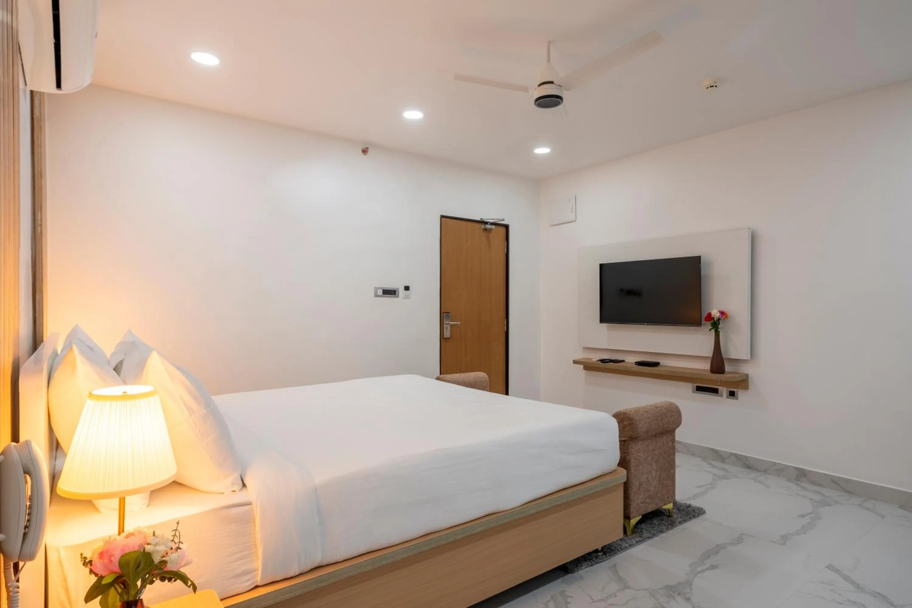 Bed in Rcc Hotels Gachibowli