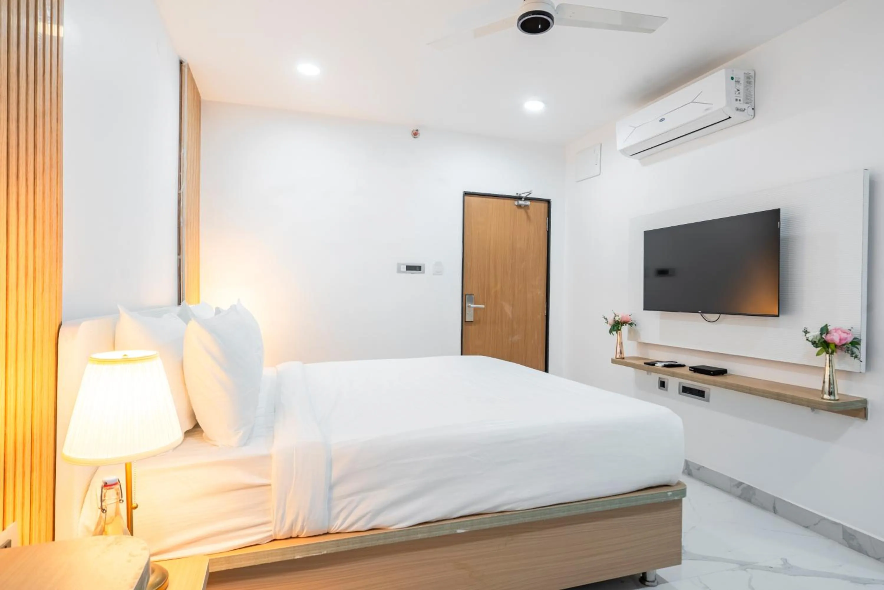 Bed in Rcc Hotels Gachibowli