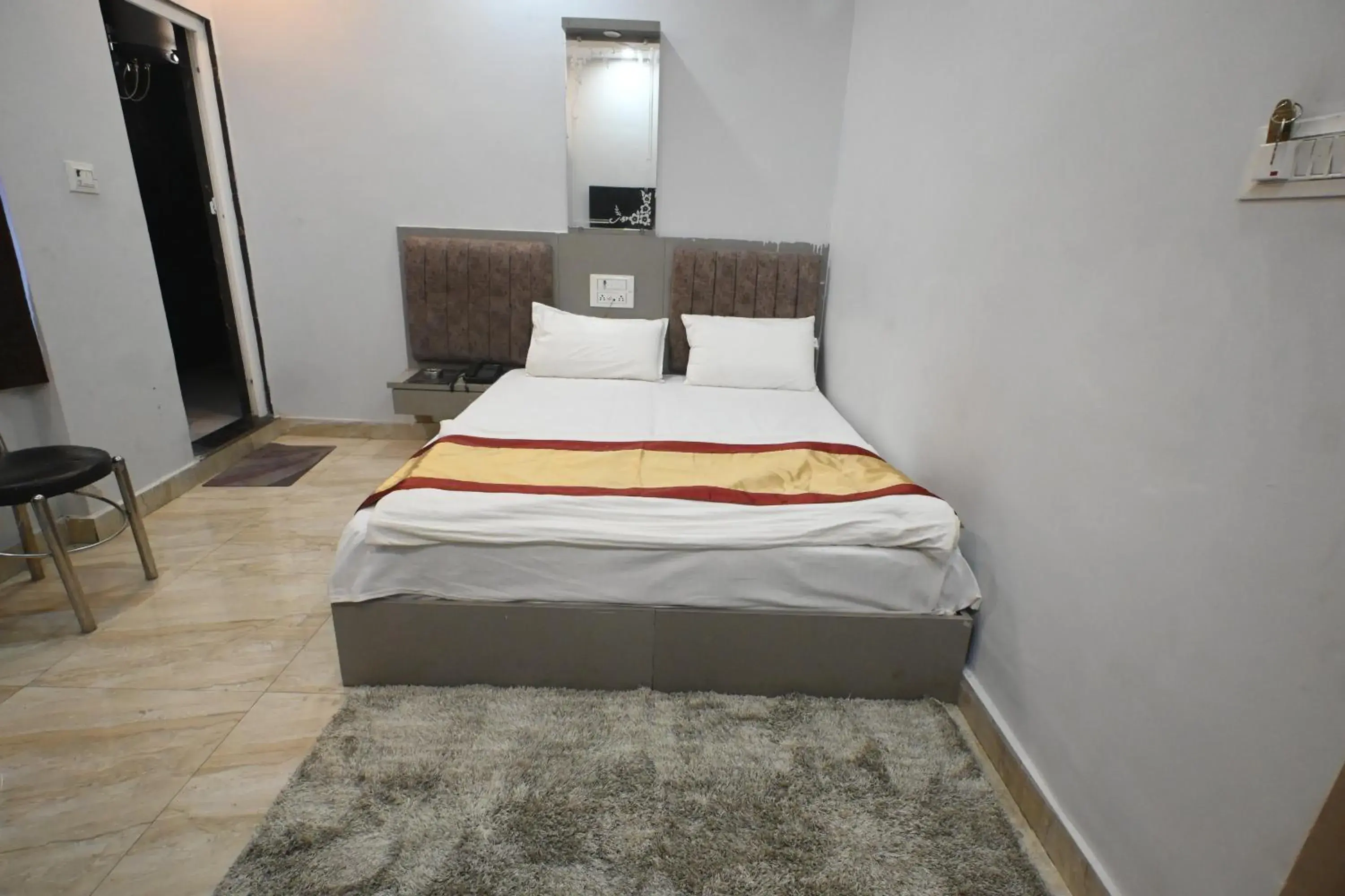 Double Room with Balcony in Sandhya Paying Guest House Double Room with Balcony in Sandhya Paying Guest House