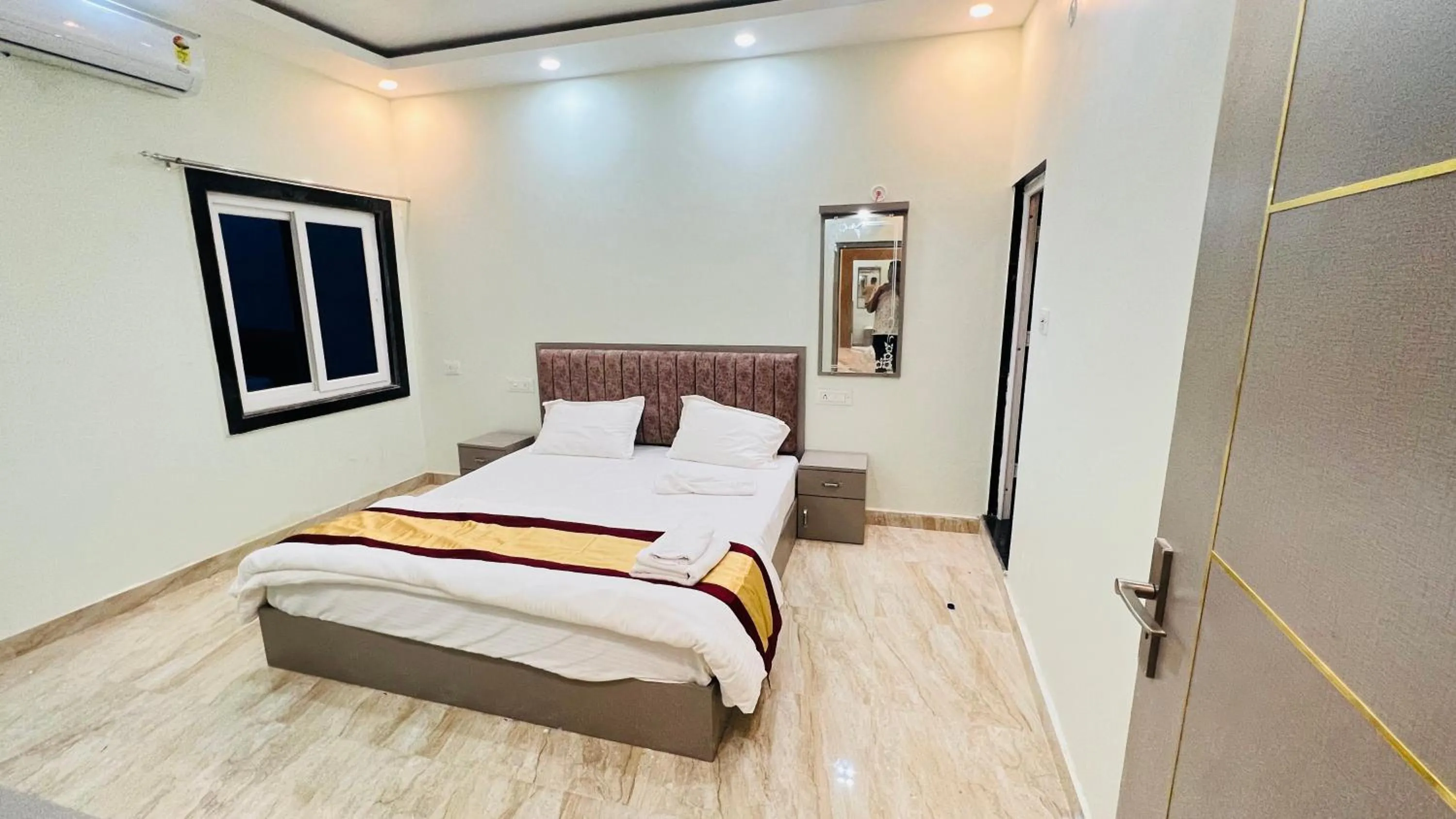 Sandhya Paying Guest House