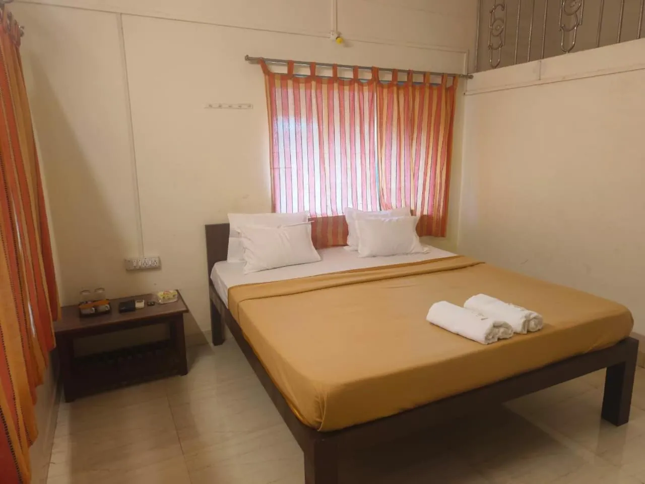 Bed in Hotel sabera residency