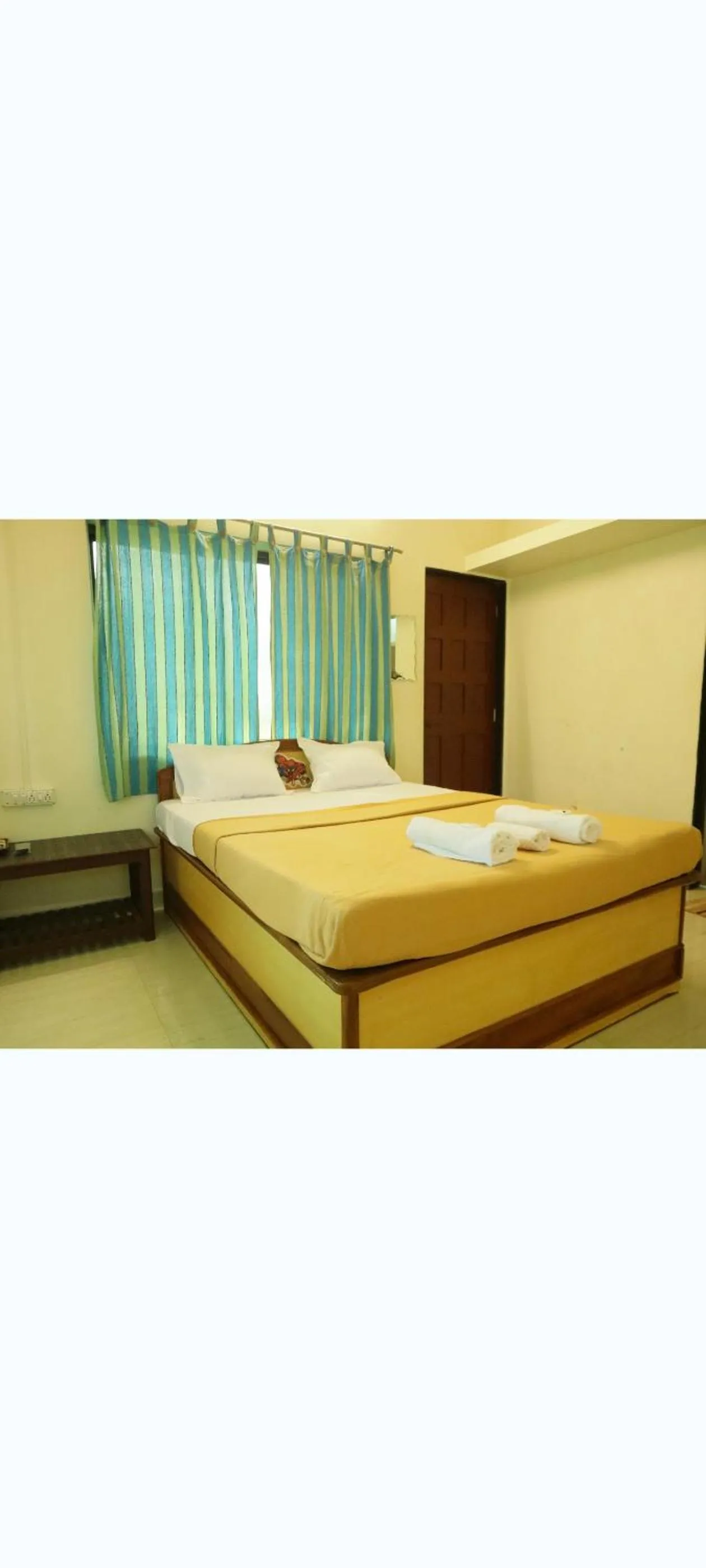 Bed in Hotel sabera residency