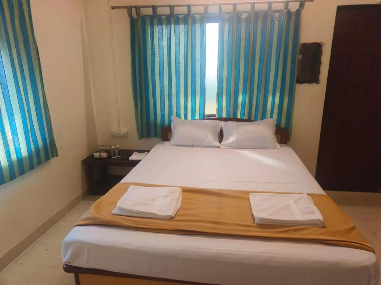 Bed in Hotel sabera residency