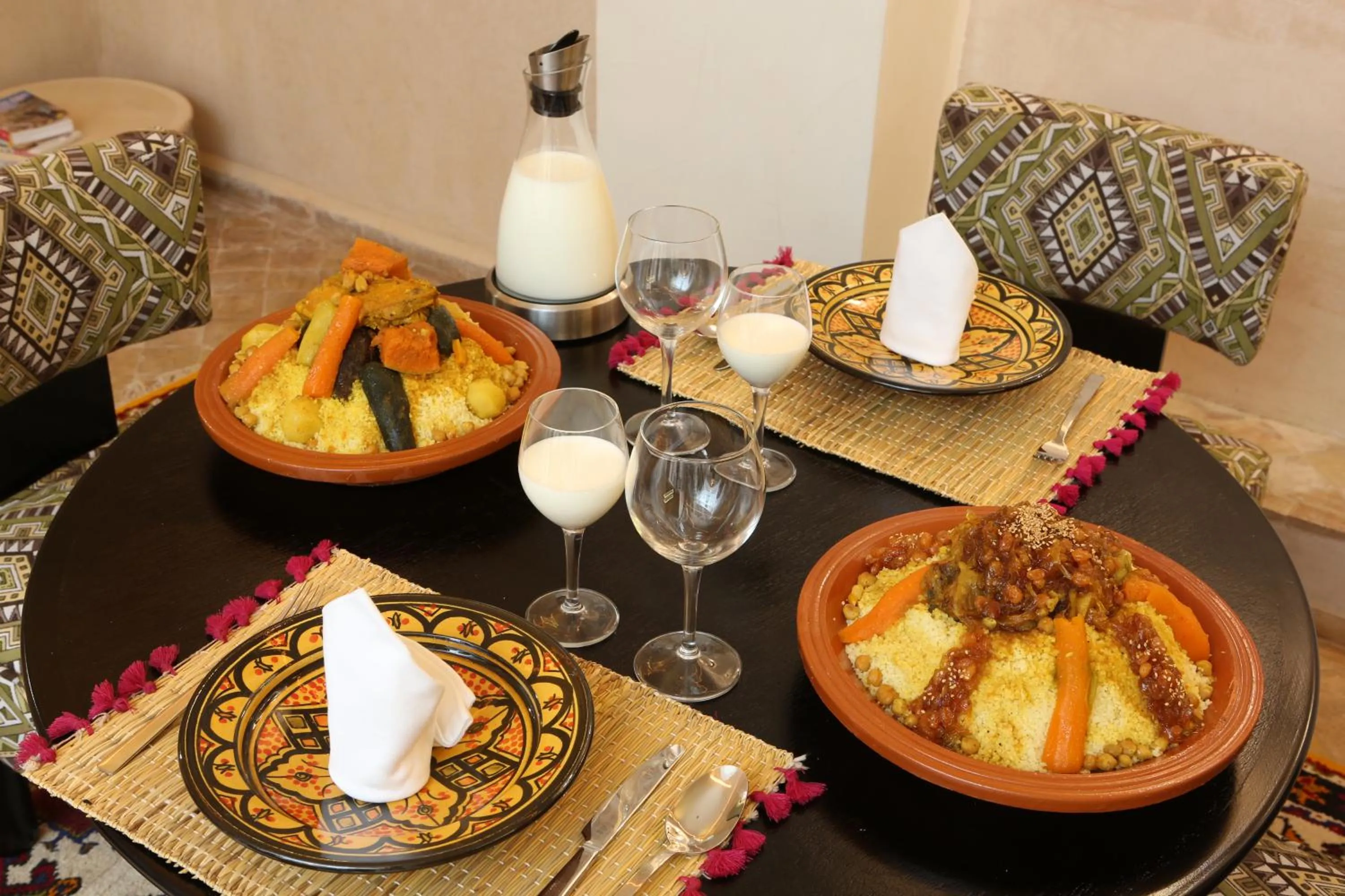 Restaurant/places to eat in Riad Enchanté