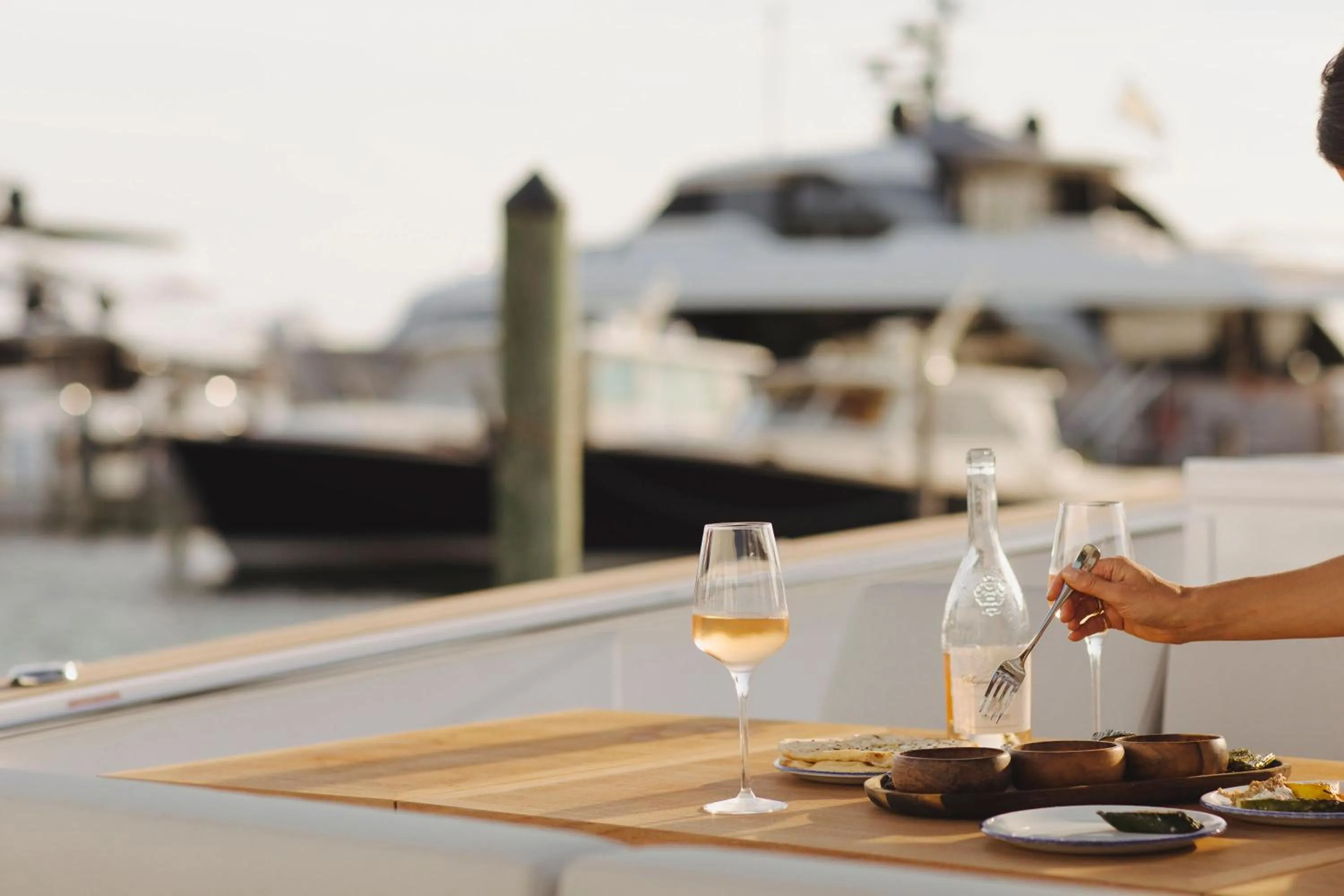 Restaurant/places to eat in EHP Resort & Marina