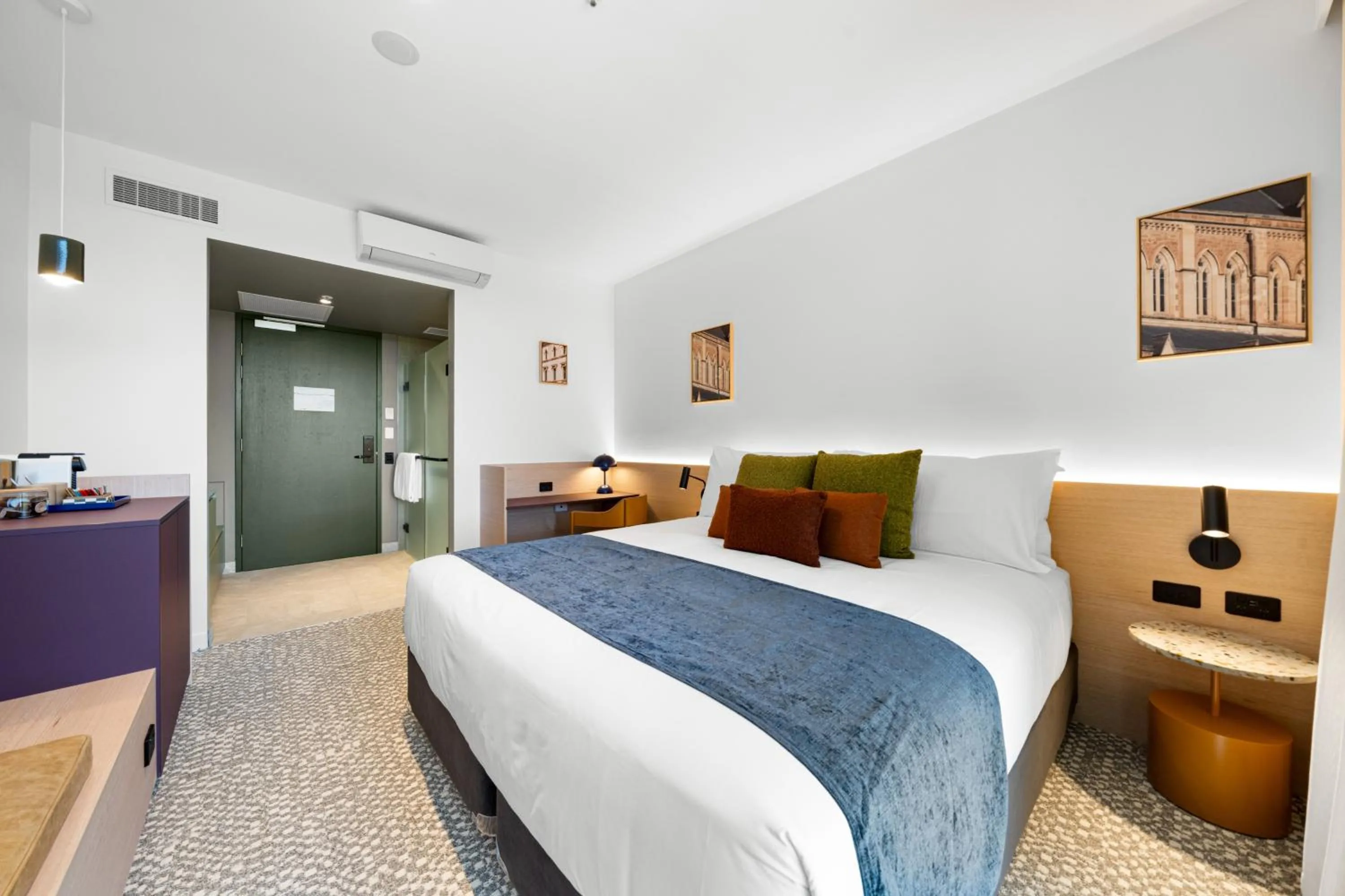Bedroom, Bed in Urban Rest Hackney Hotel