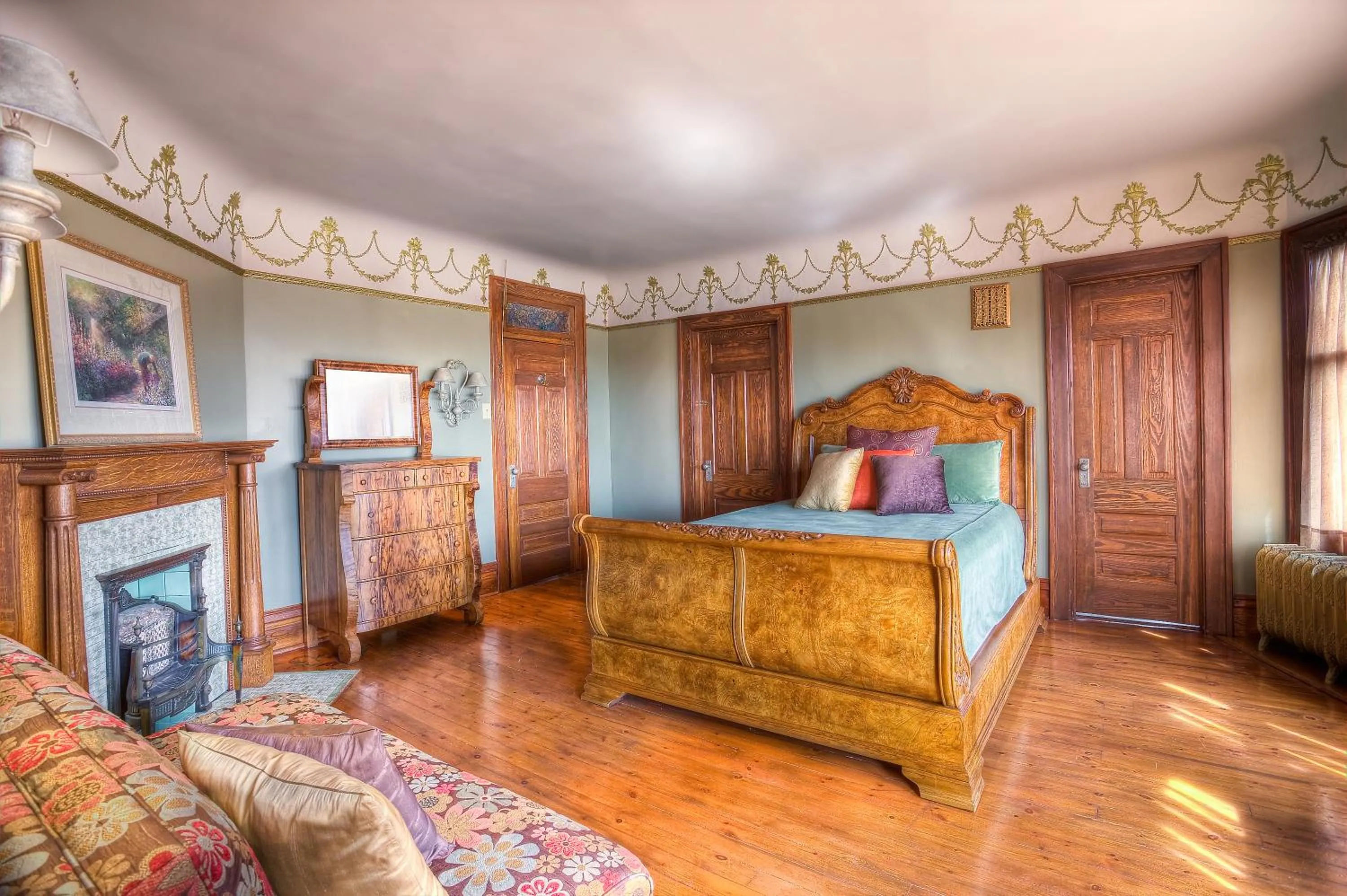 Photo of the whole room, Bed in Market Street Inn