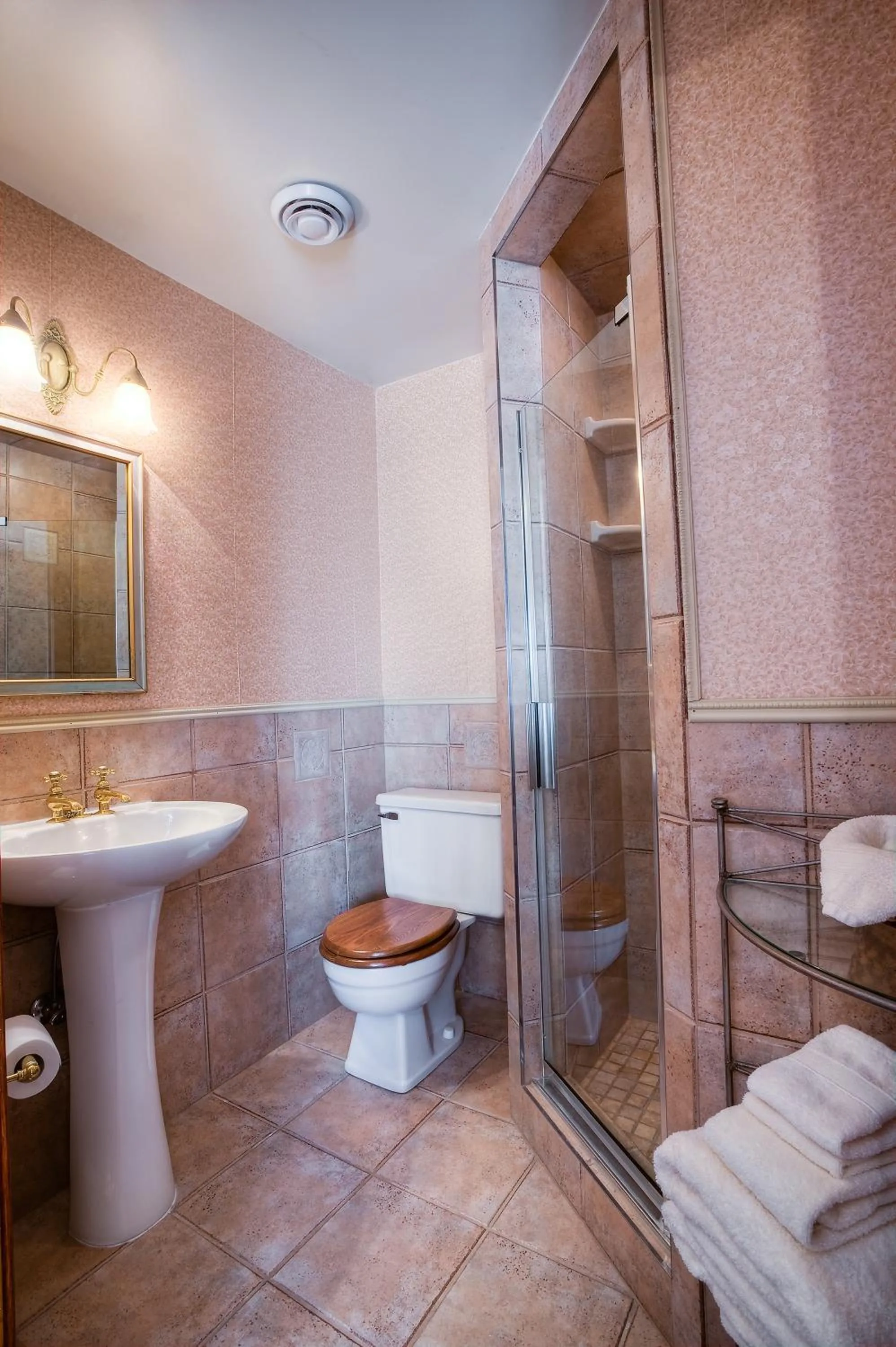 Bathroom in Market Street Inn