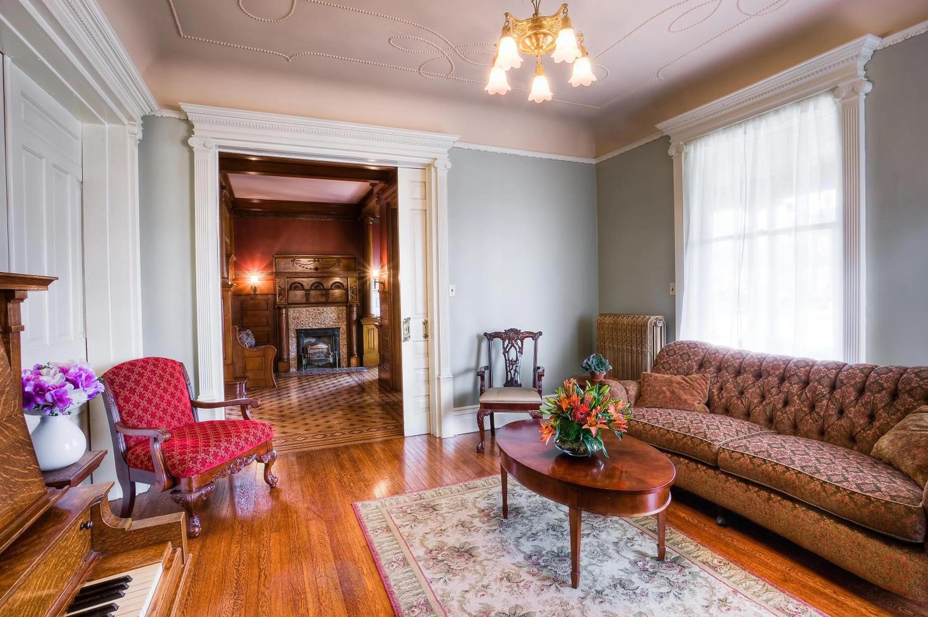 Communal lounge/ TV room in Market Street Inn