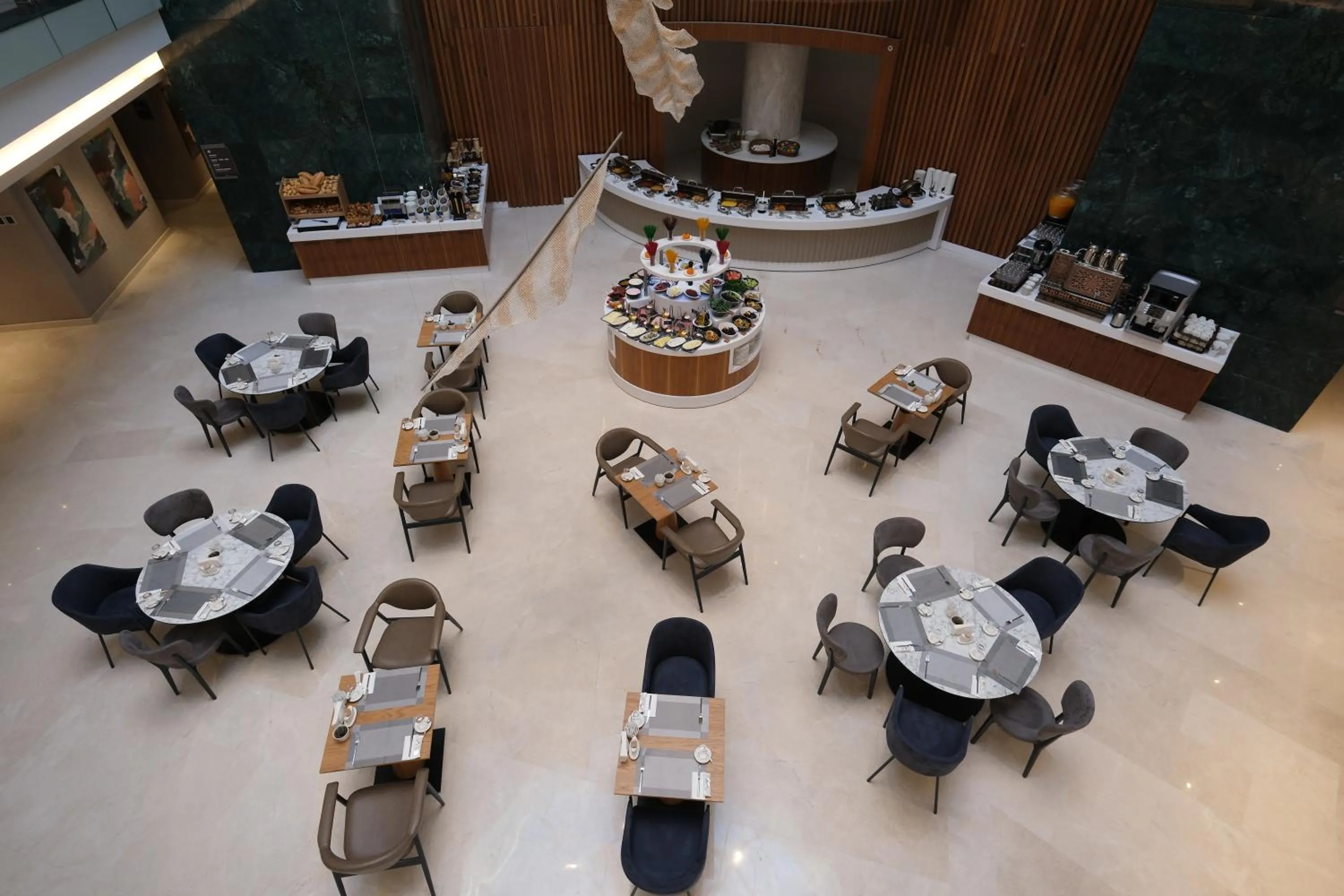 Restaurant/places to eat in Park Dedeman Konya