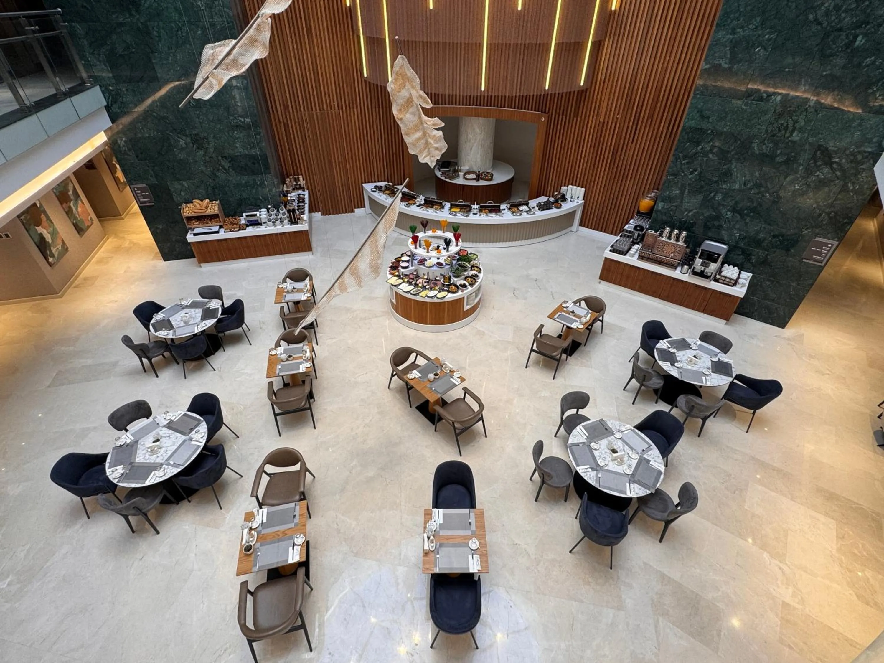 Restaurant/places to eat in Park Dedeman Konya